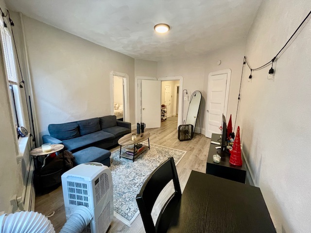 26-1/2 Charter St, North End