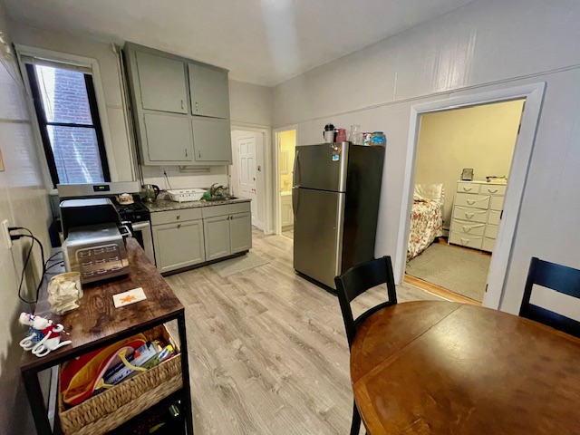 26-1/2 Charter St, North End