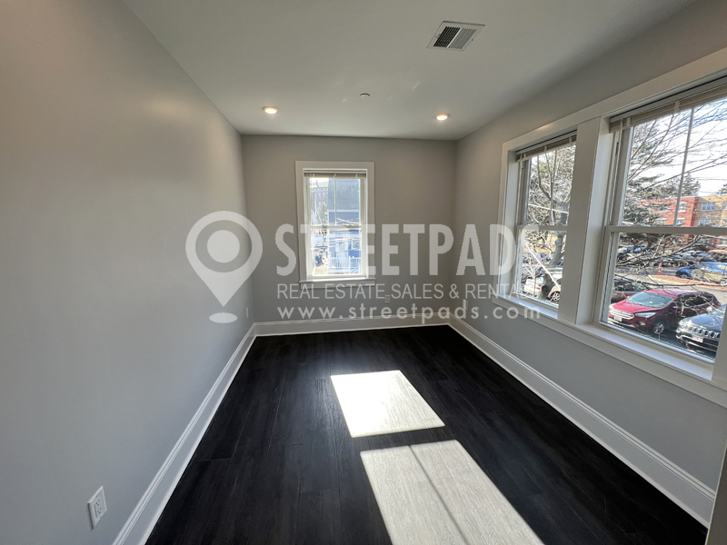 80 North Beacon St, Allston