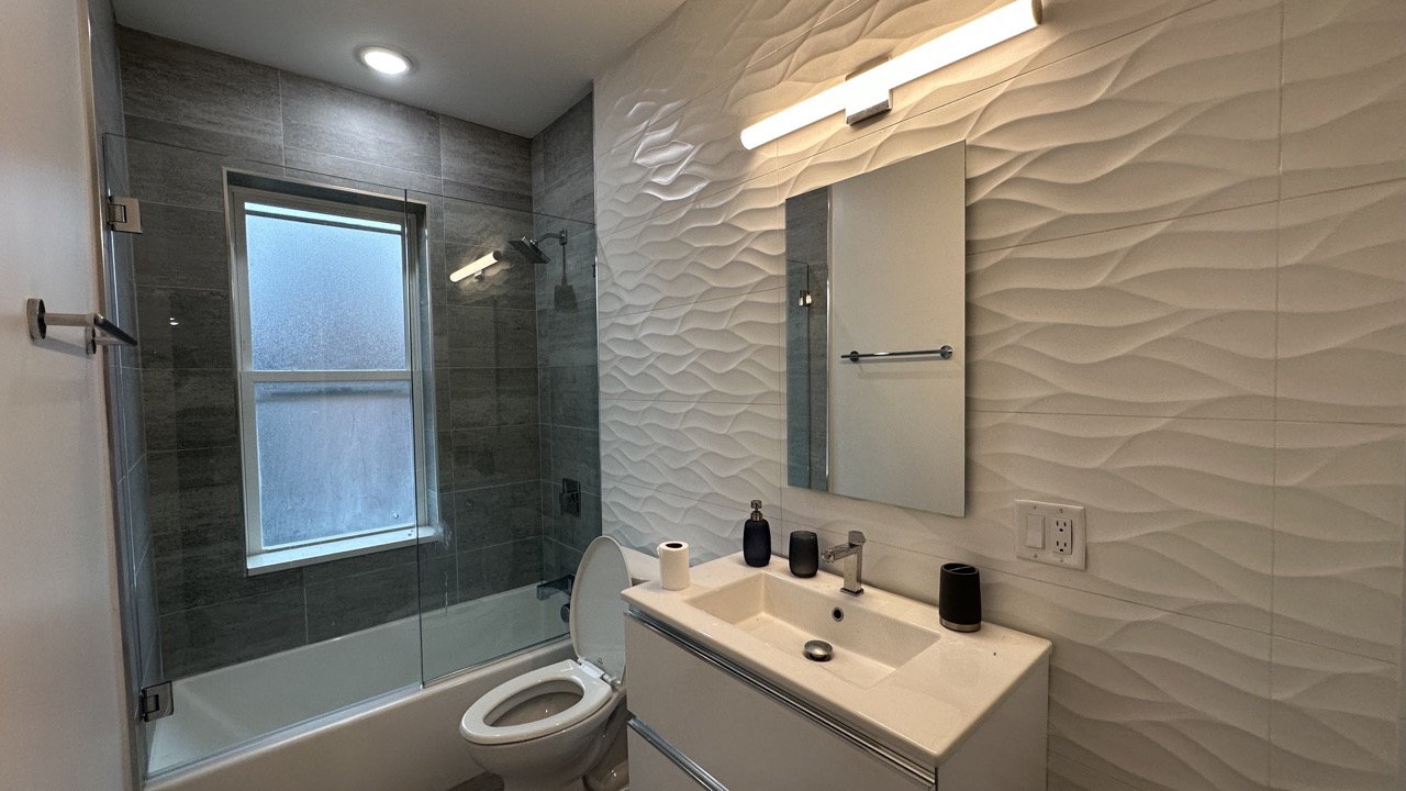 7 Strathmore Rd, Washington Square