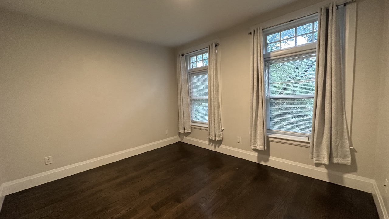 7 Strathmore Rd, Washington Square