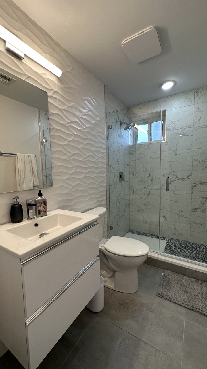 7 Strathmore Rd, Washington Square