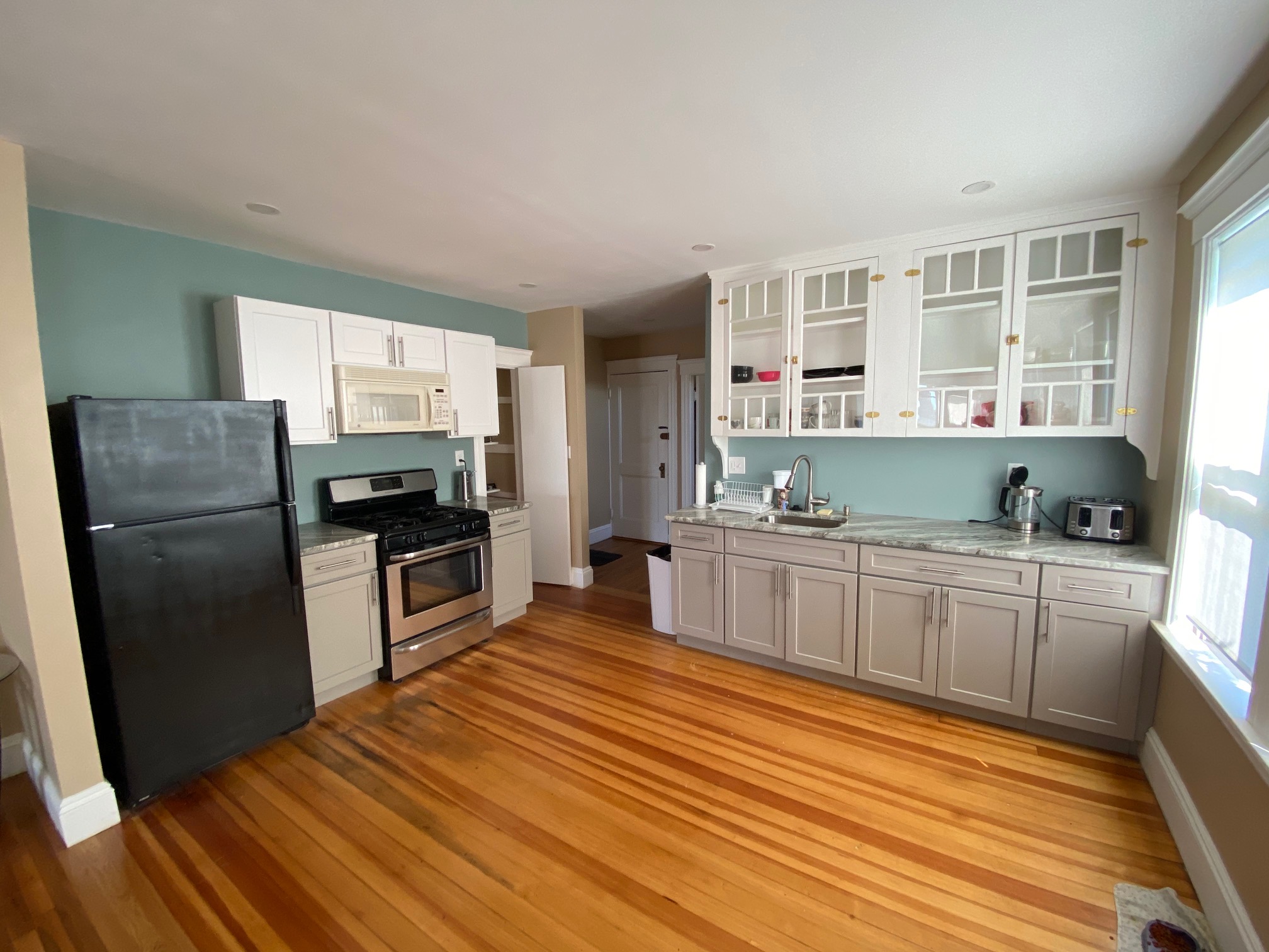 4577 Washington St, Roslindale