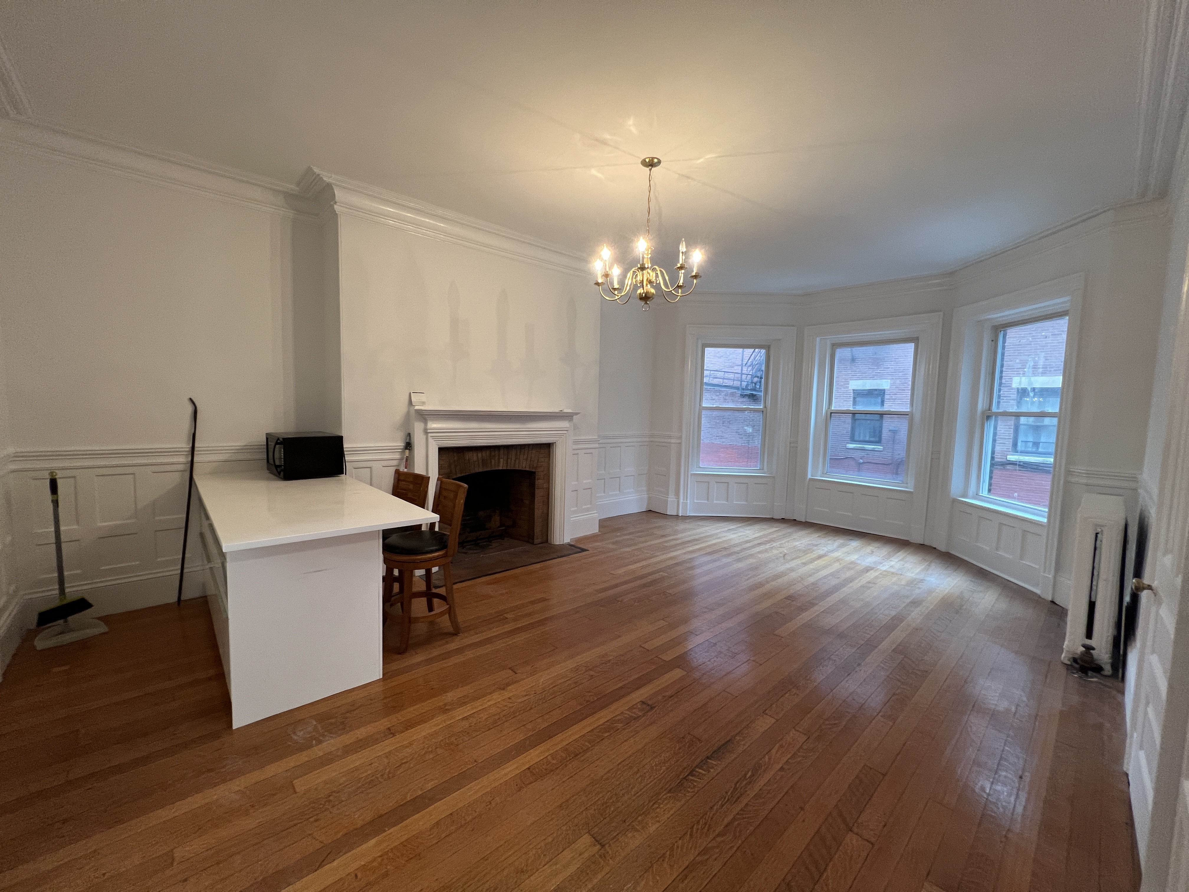 869 Beacon St, Fenway