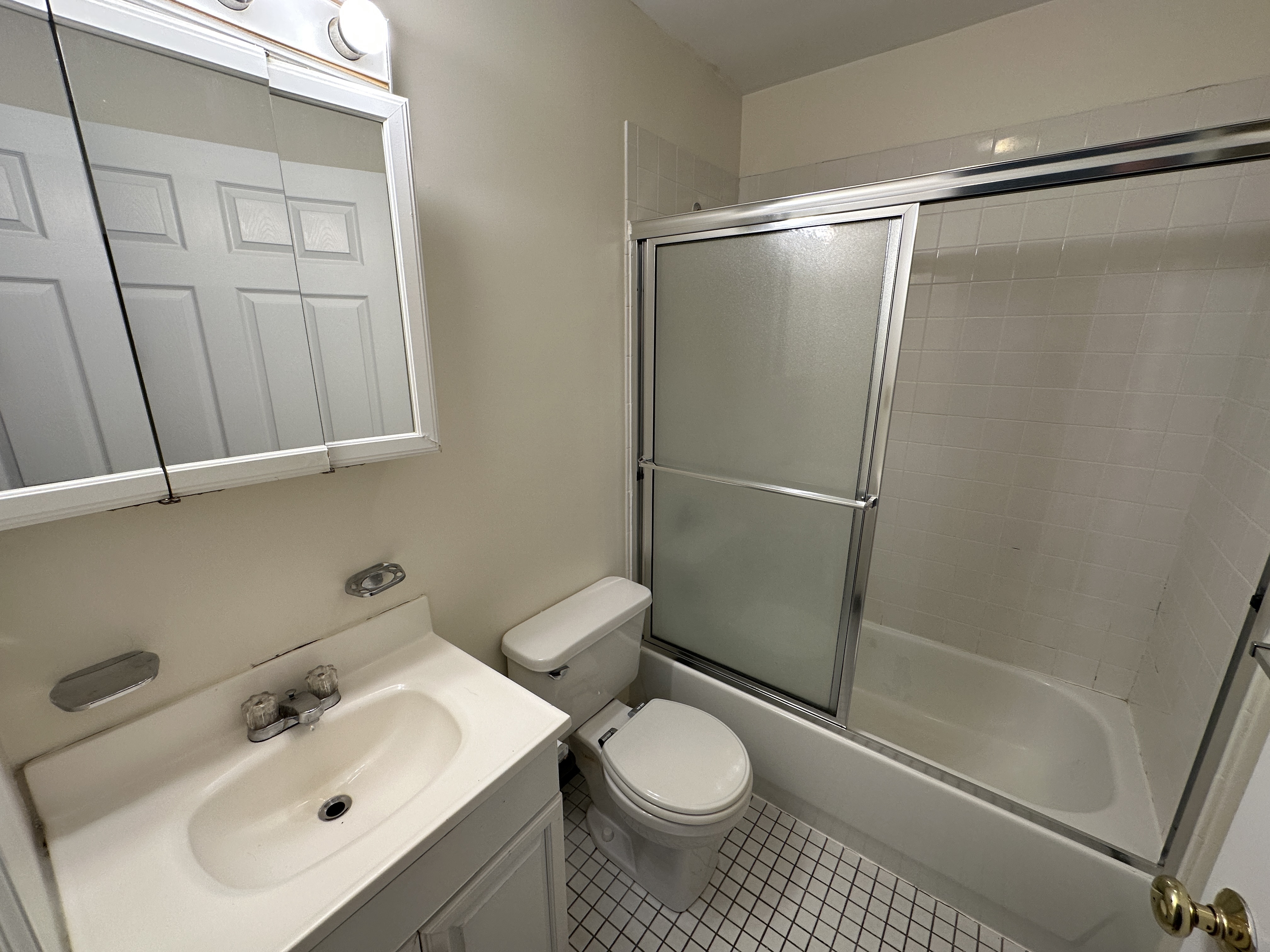 81 Essex St, Chinatown