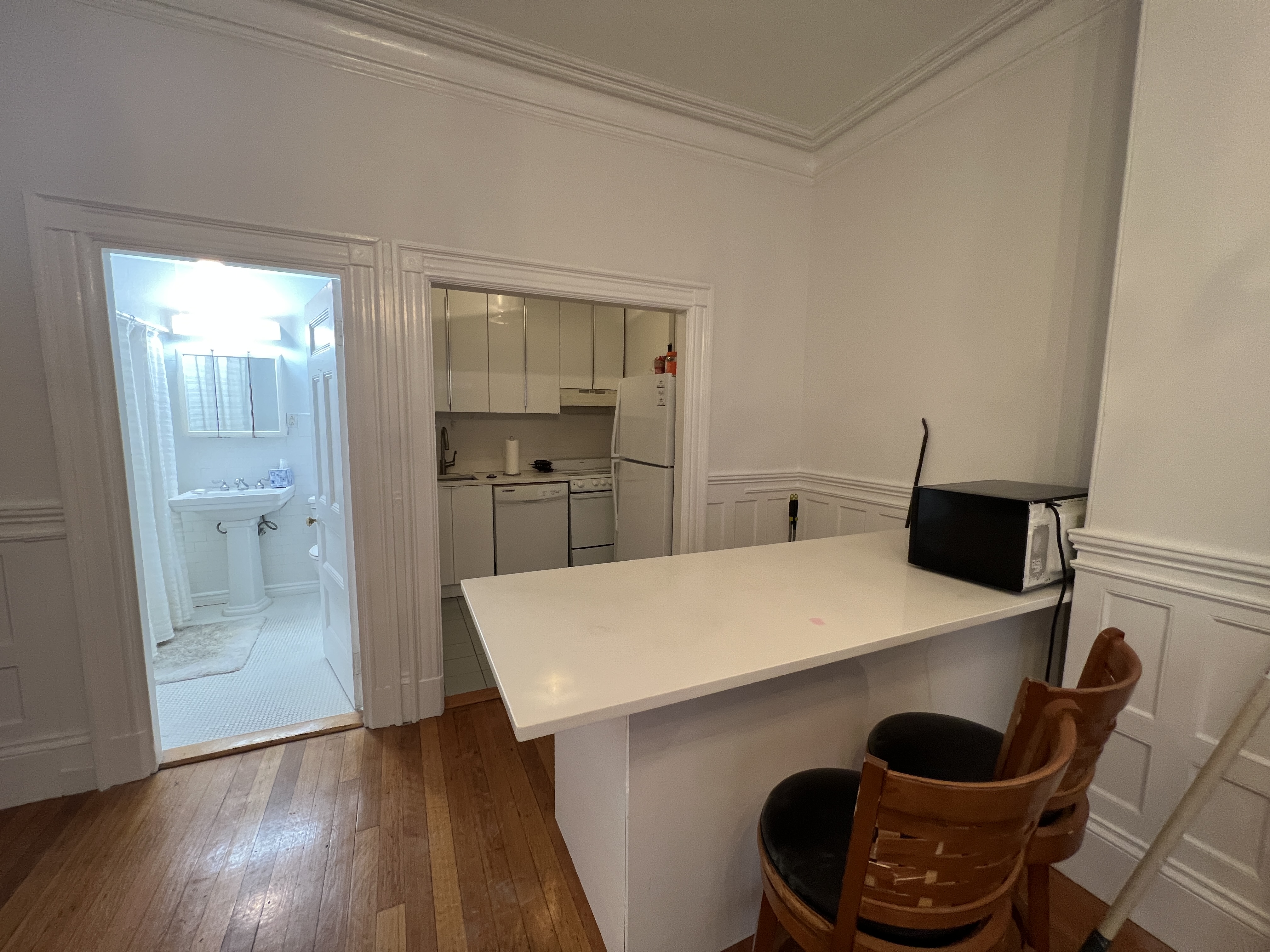 869 Beacon St, Fenway