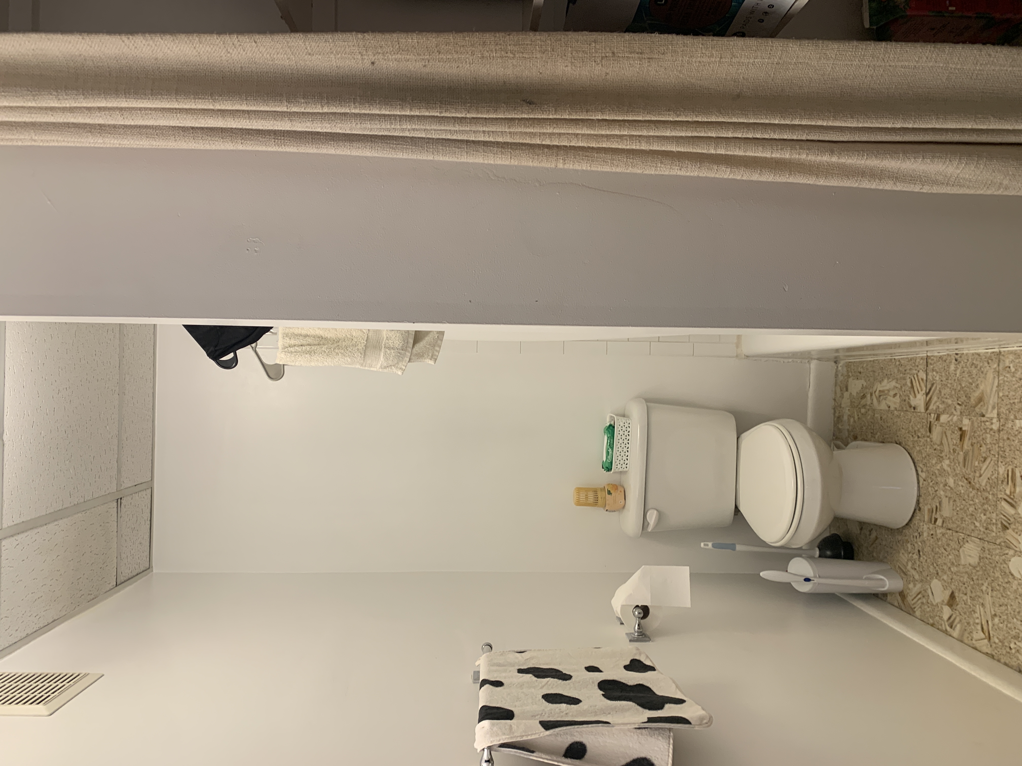 1077 Beacon St, Longwood