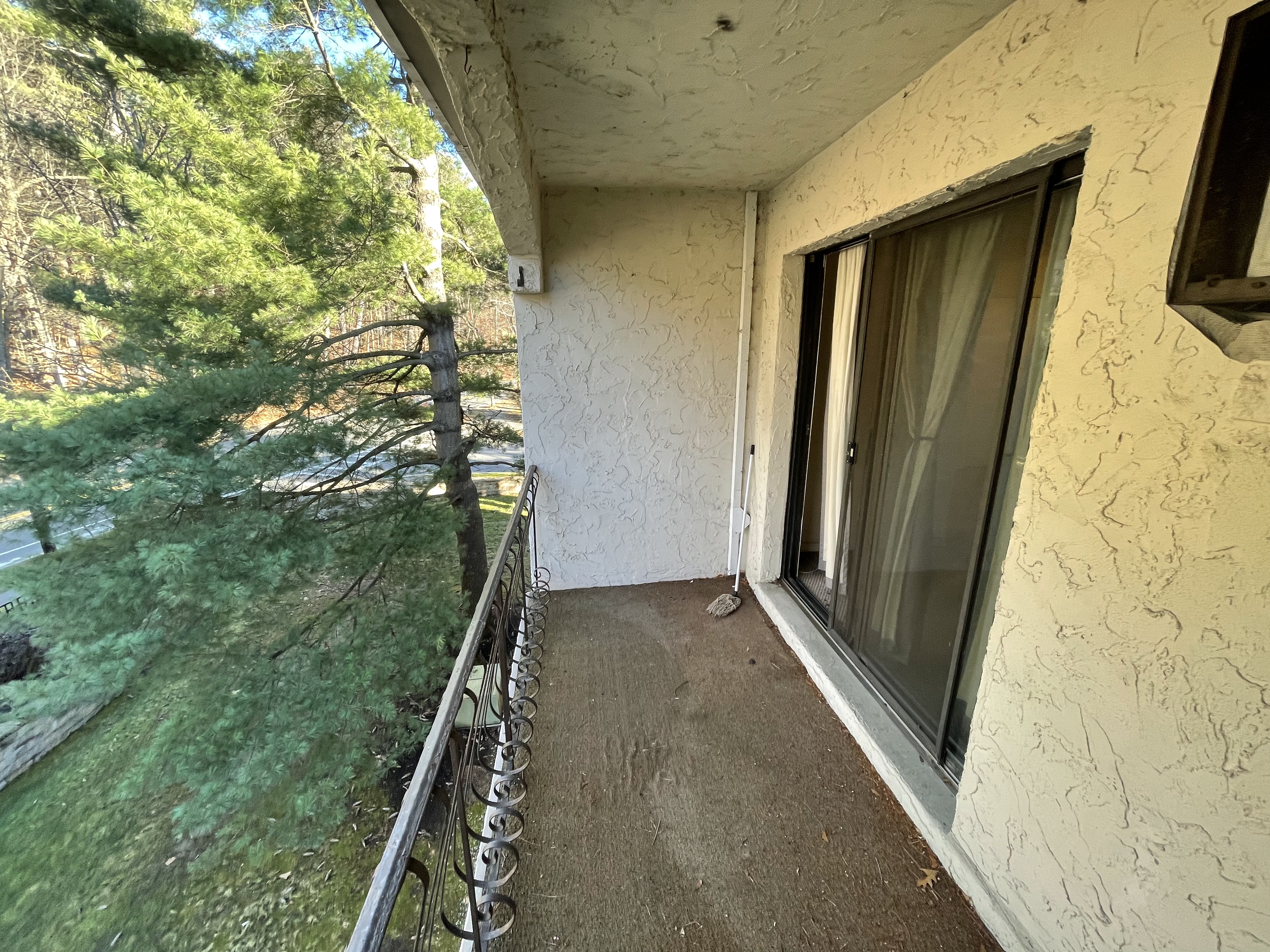 100 Fellsview Ter, Stoneham