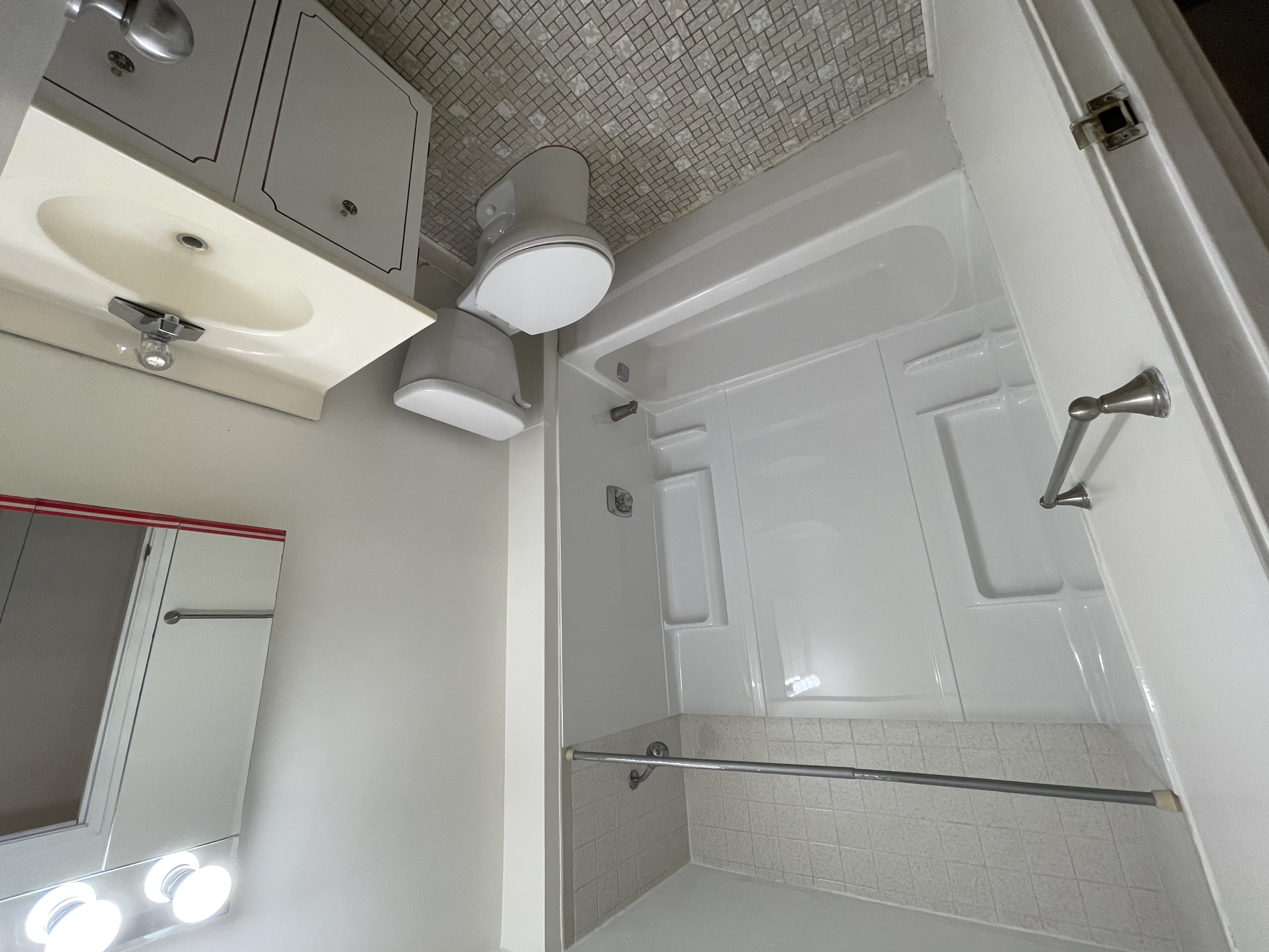 100 Fellsview Ter, Stoneham