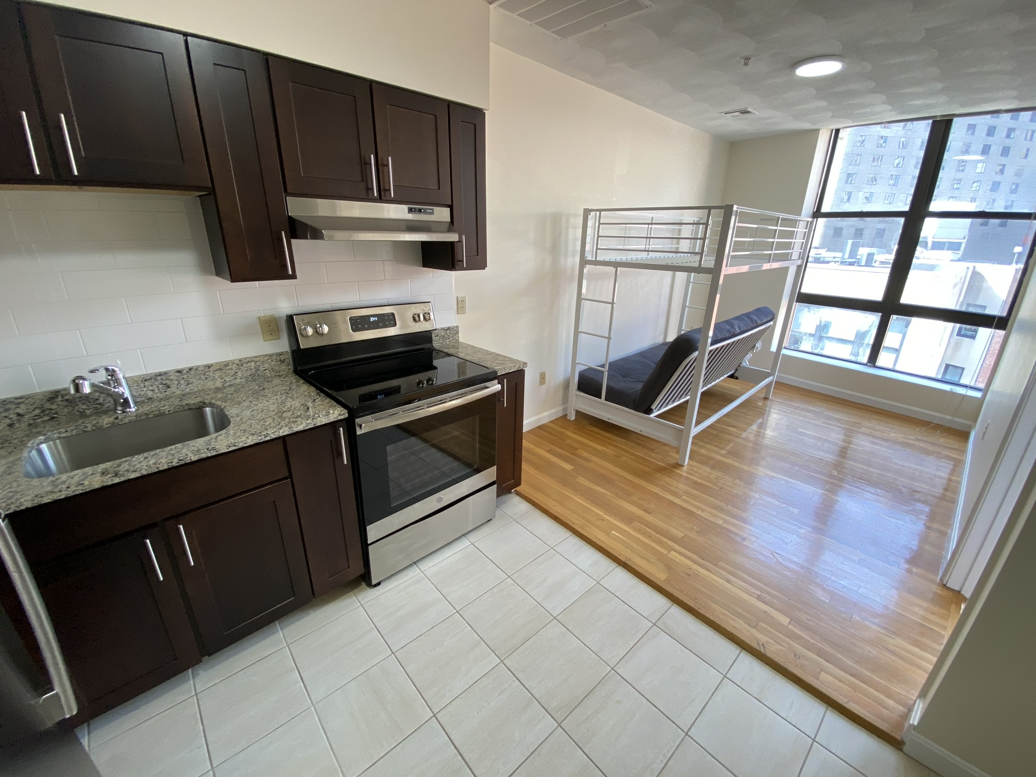 81 Essex St, Chinatown