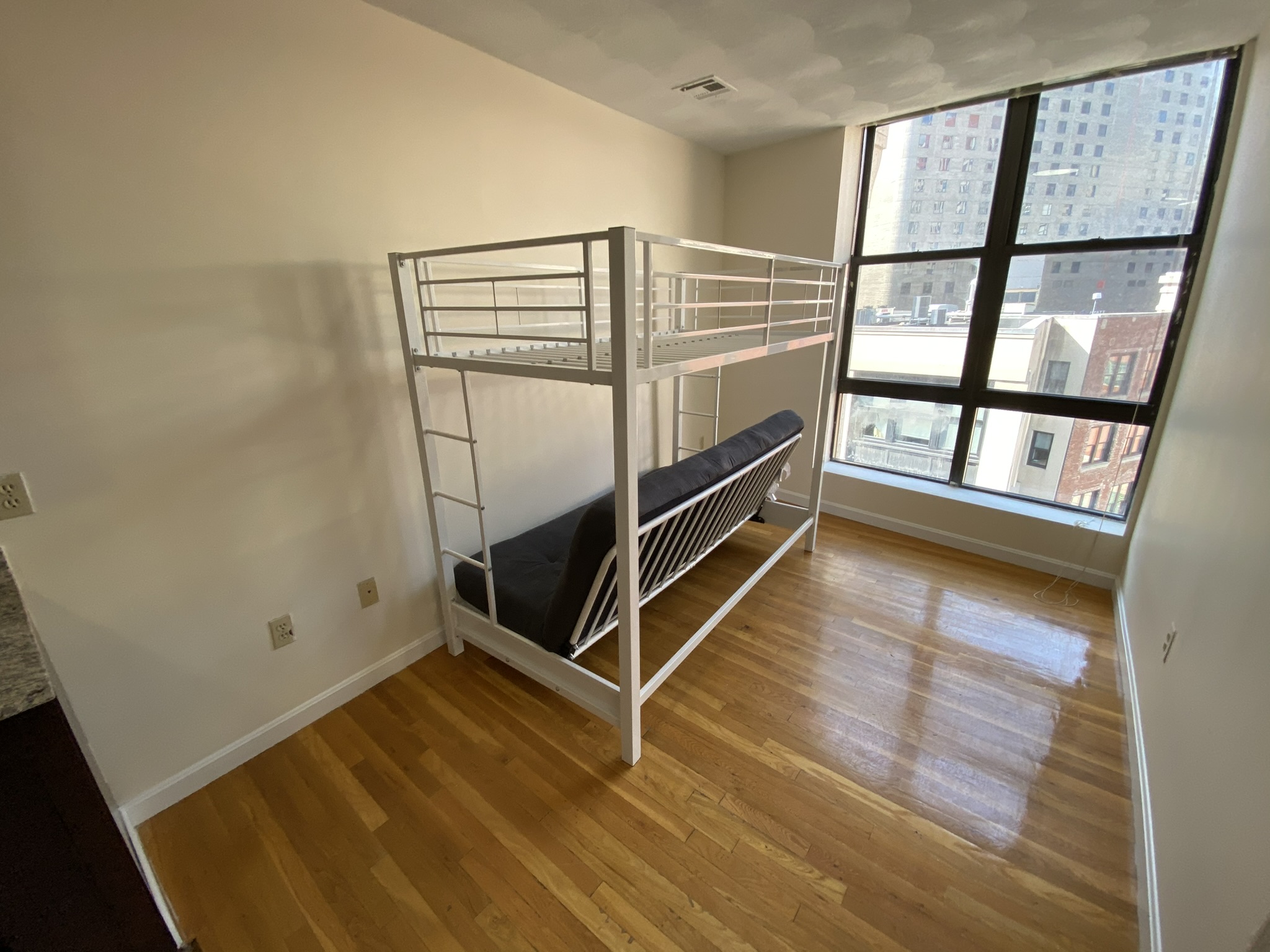 81 Essex St, Chinatown