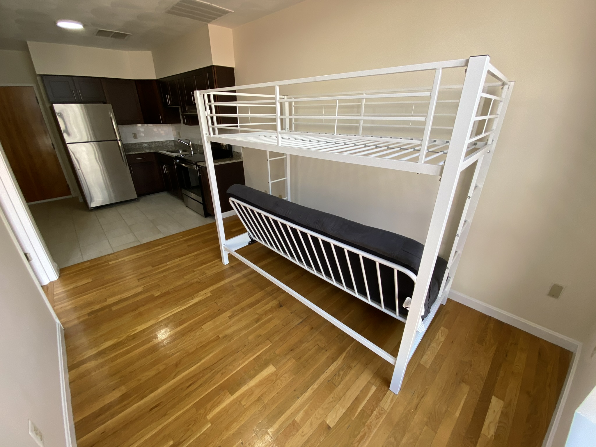 81 Essex St, Chinatown