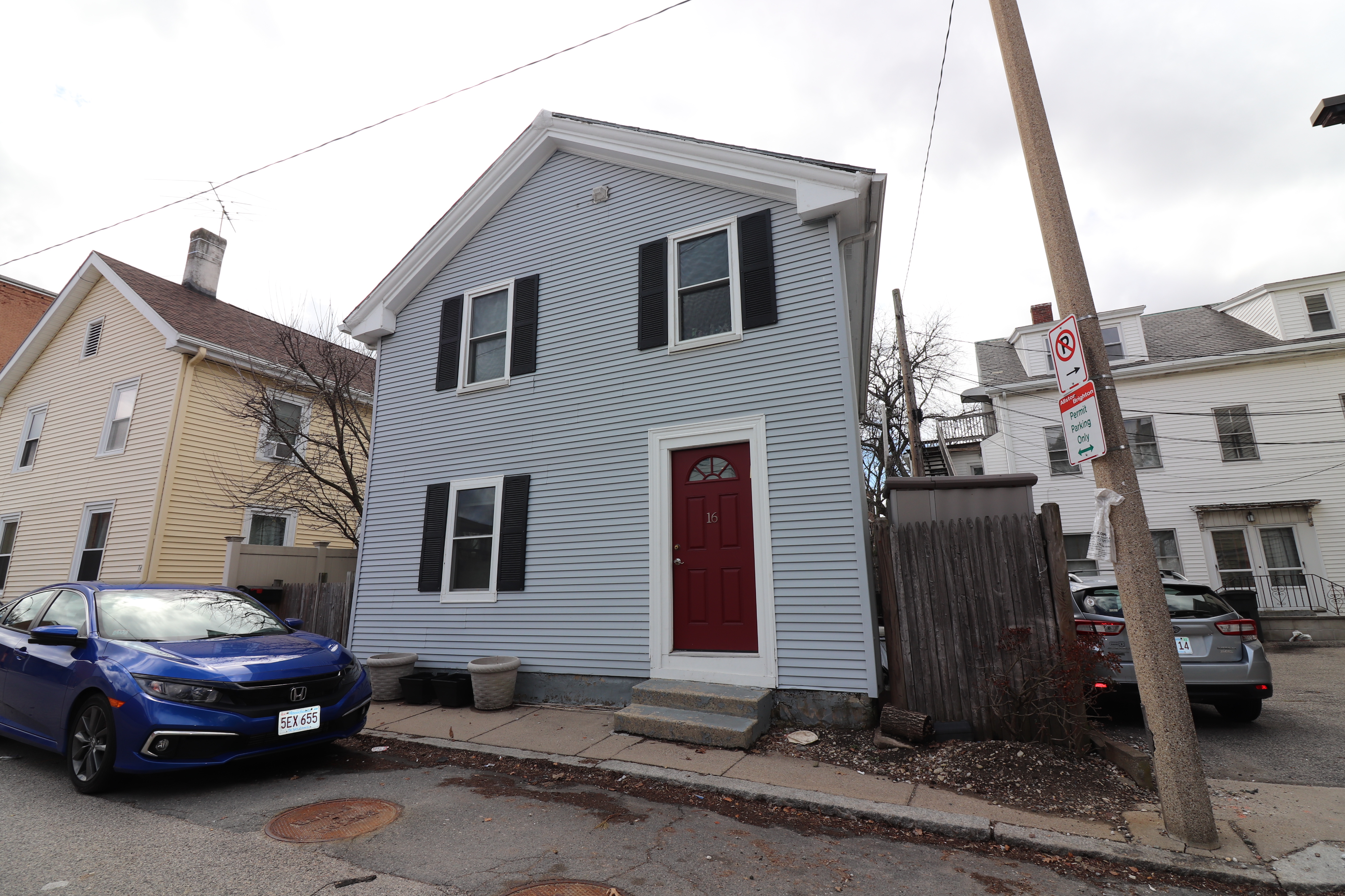 16 Waldo Ter, Brighton