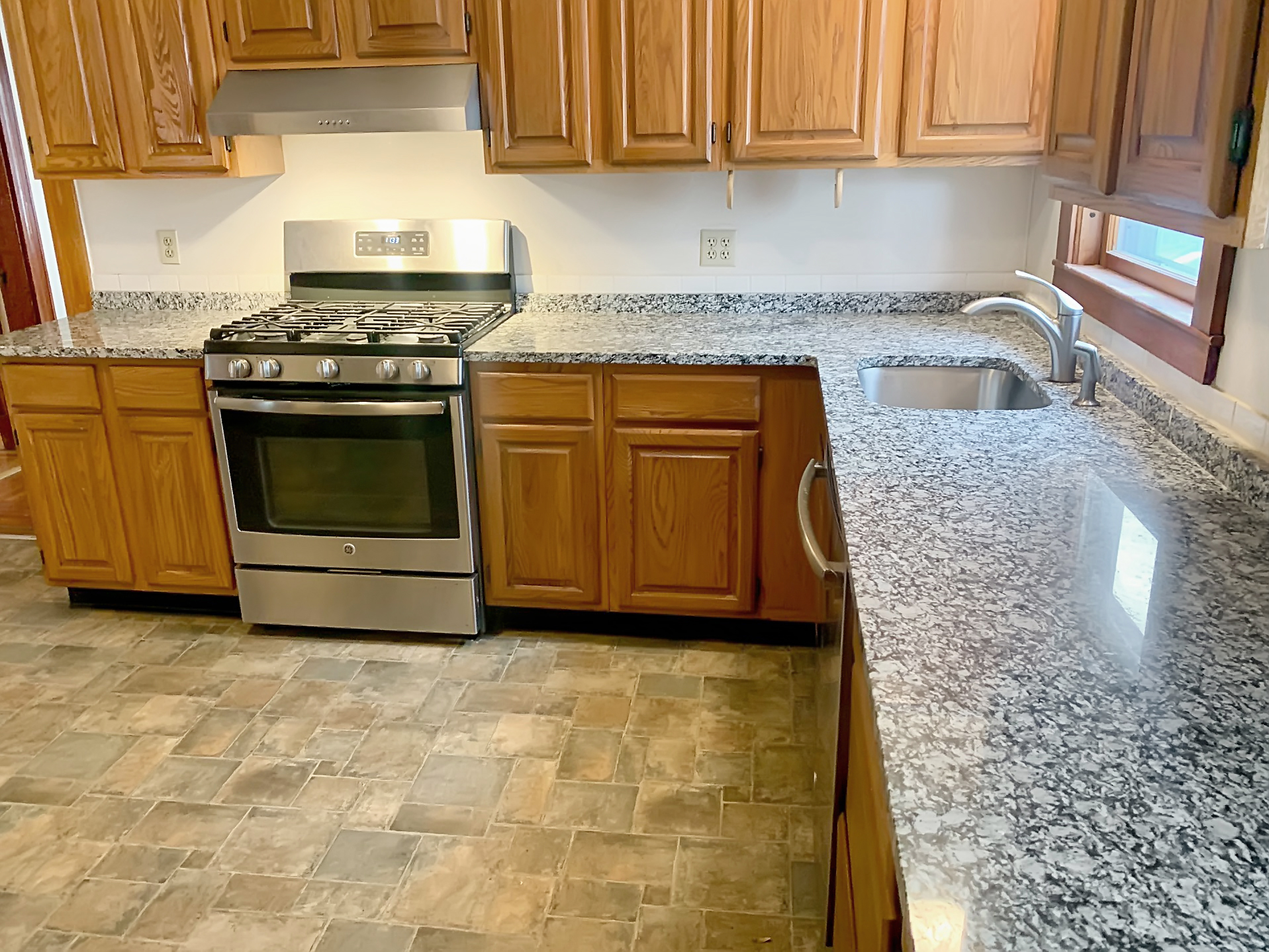 6 Sunmer St, Hyde Park