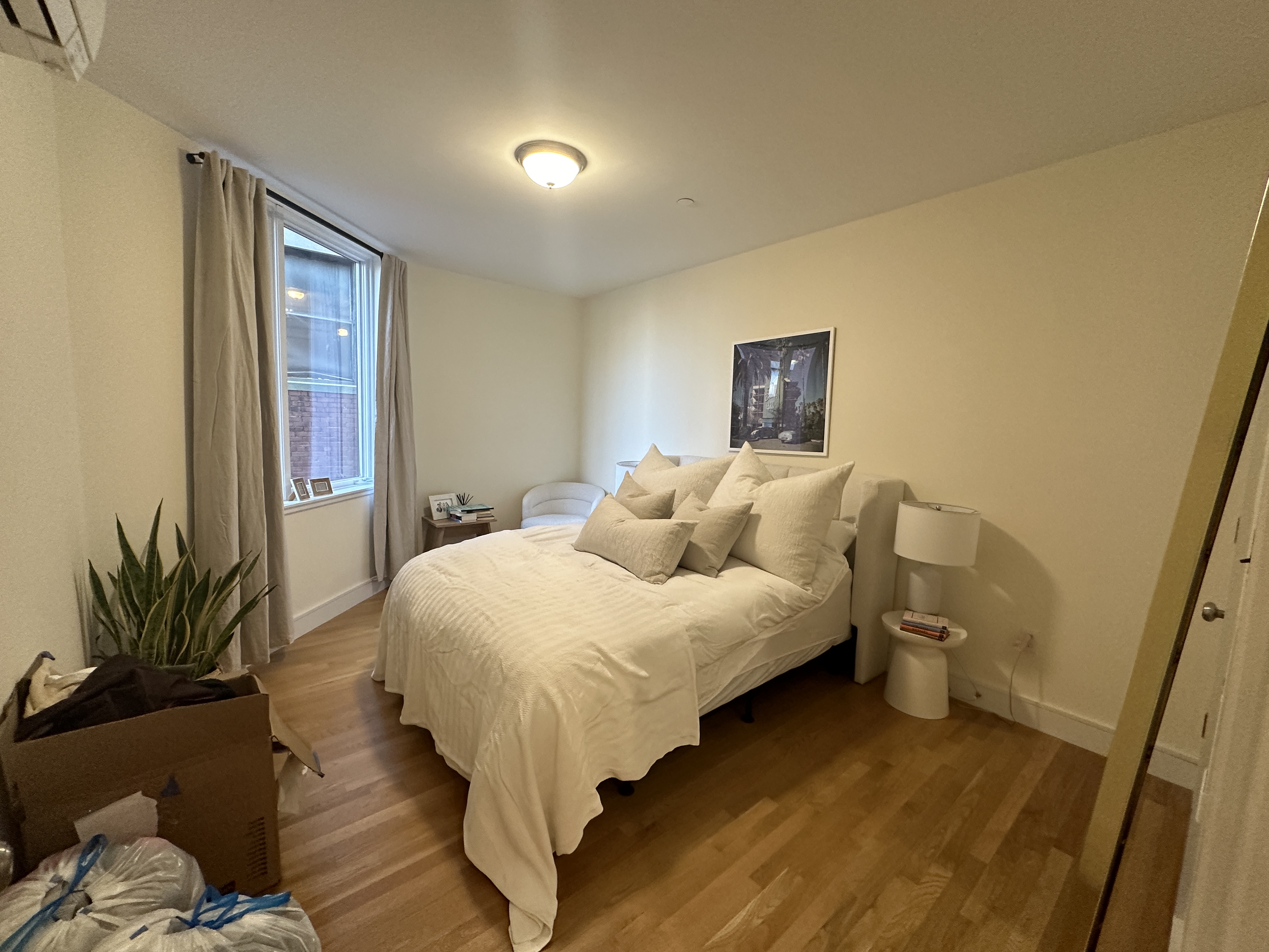 877 Beacon St, Fenway