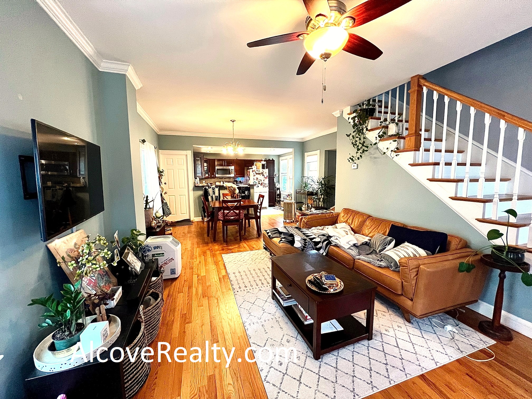 12 Fiske Ave, Magoun Square