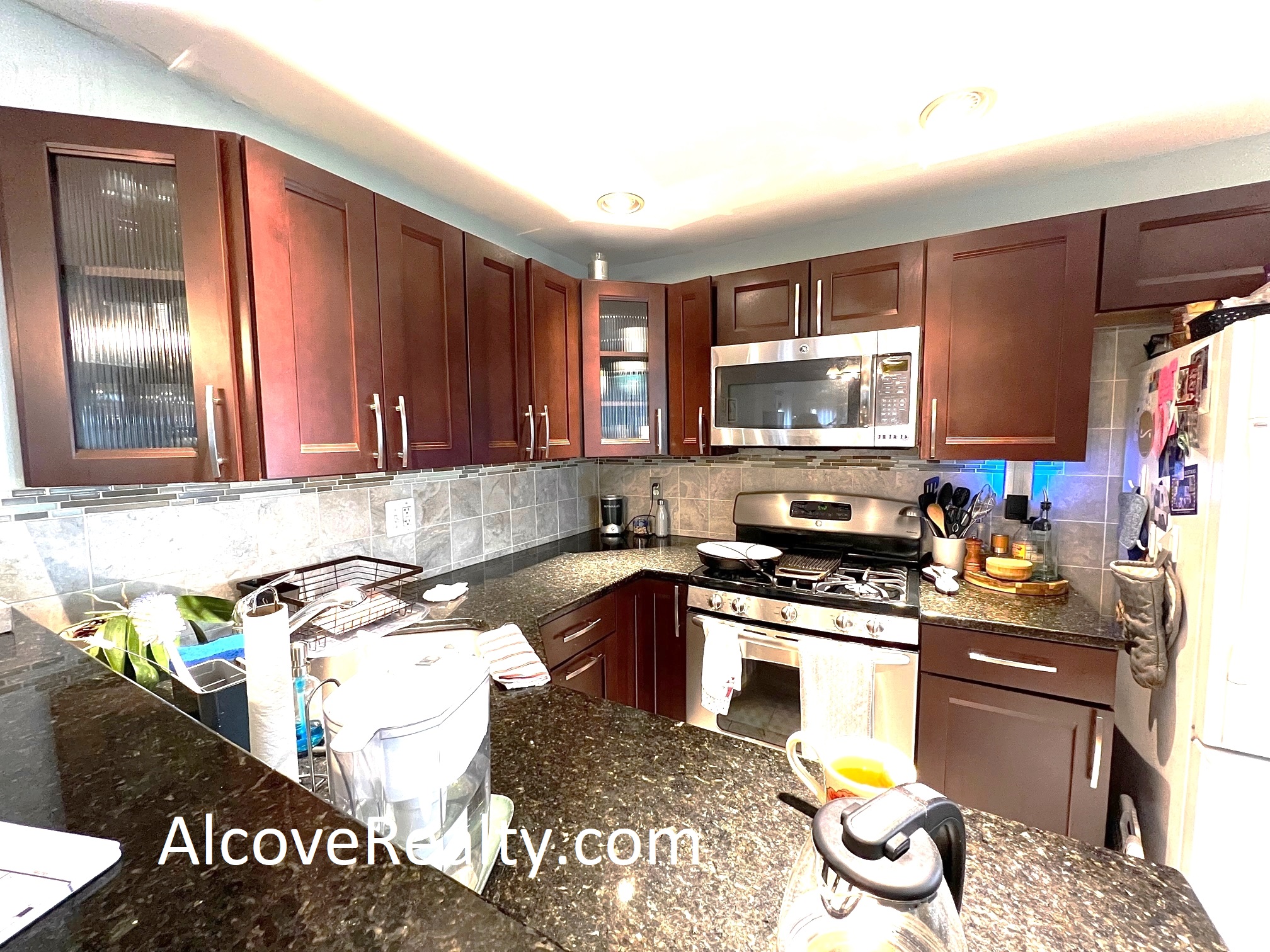 12 Fiske Ave, Magoun Square