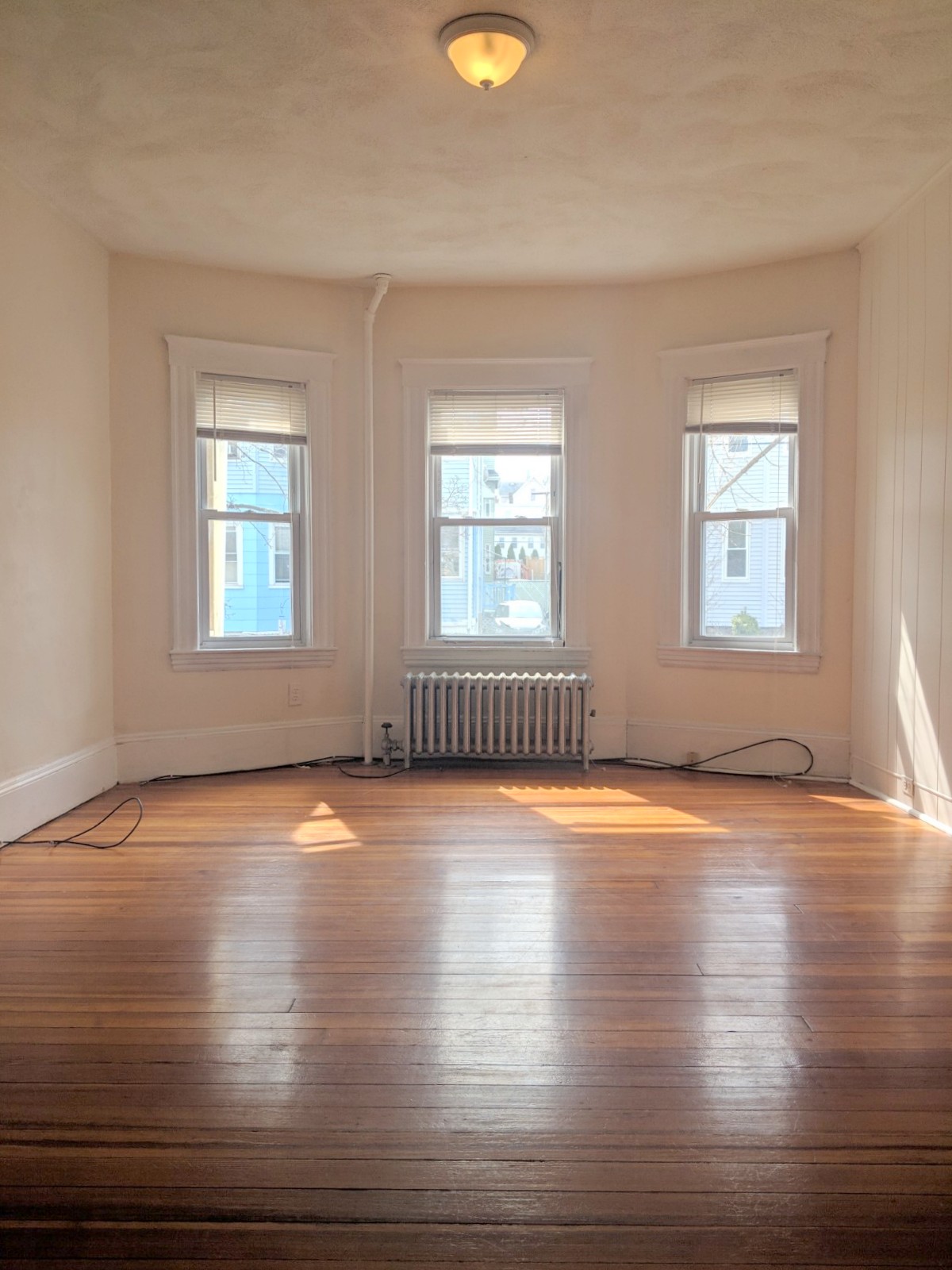 16 Hale Ave, Medford