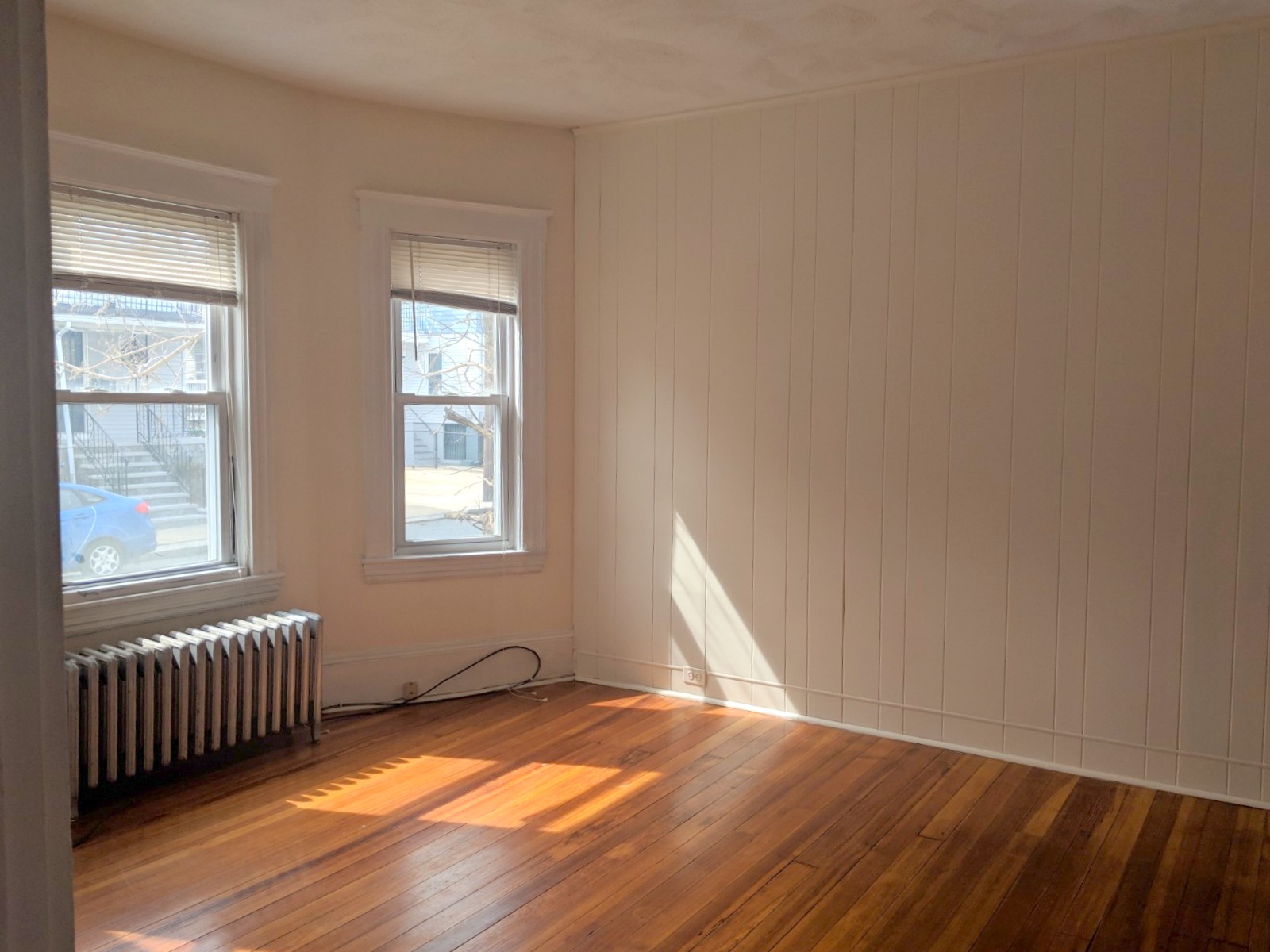 16 Hale Ave, Medford