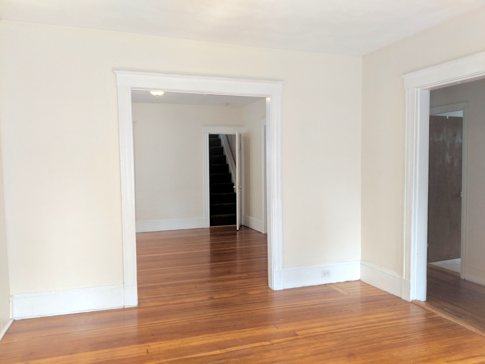 16 Hale Ave, Medford