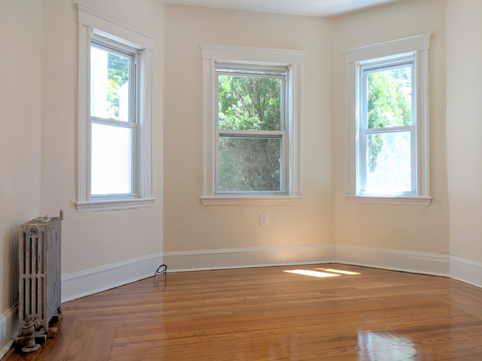 64 Linden Ave, Porter Square