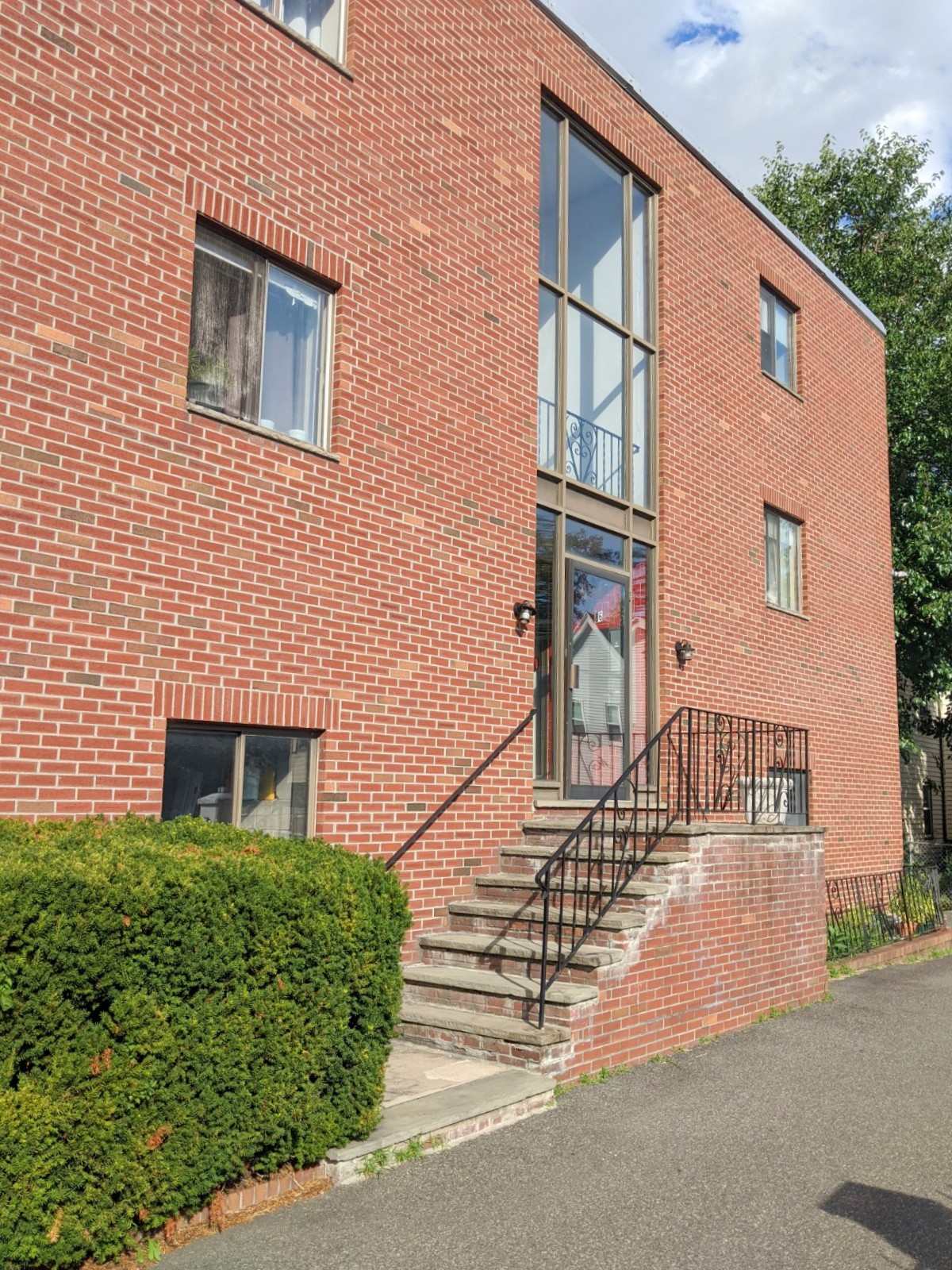 86 Newbury St, Davis Square