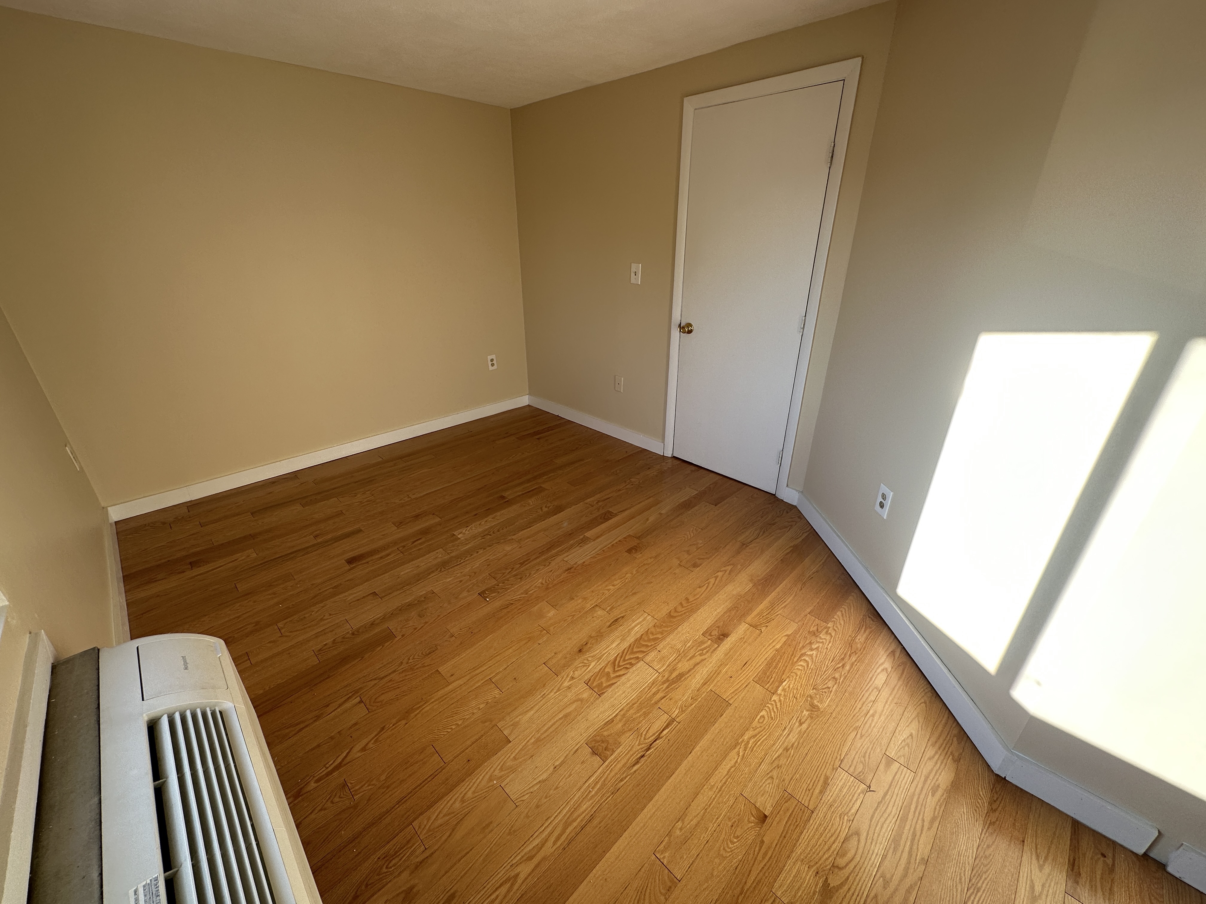 385 Dorchester St, South Boston