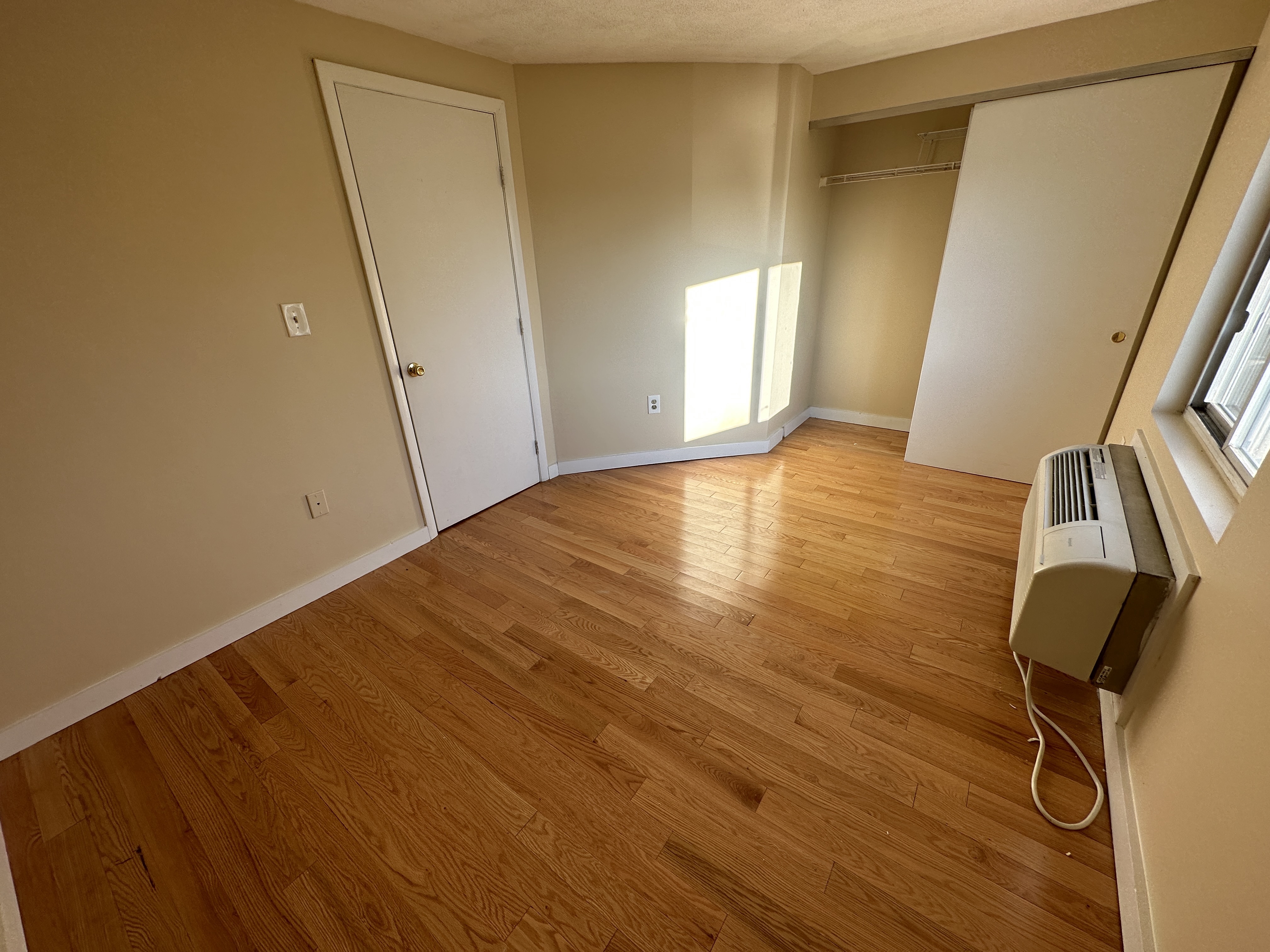 385 Dorchester St, South Boston