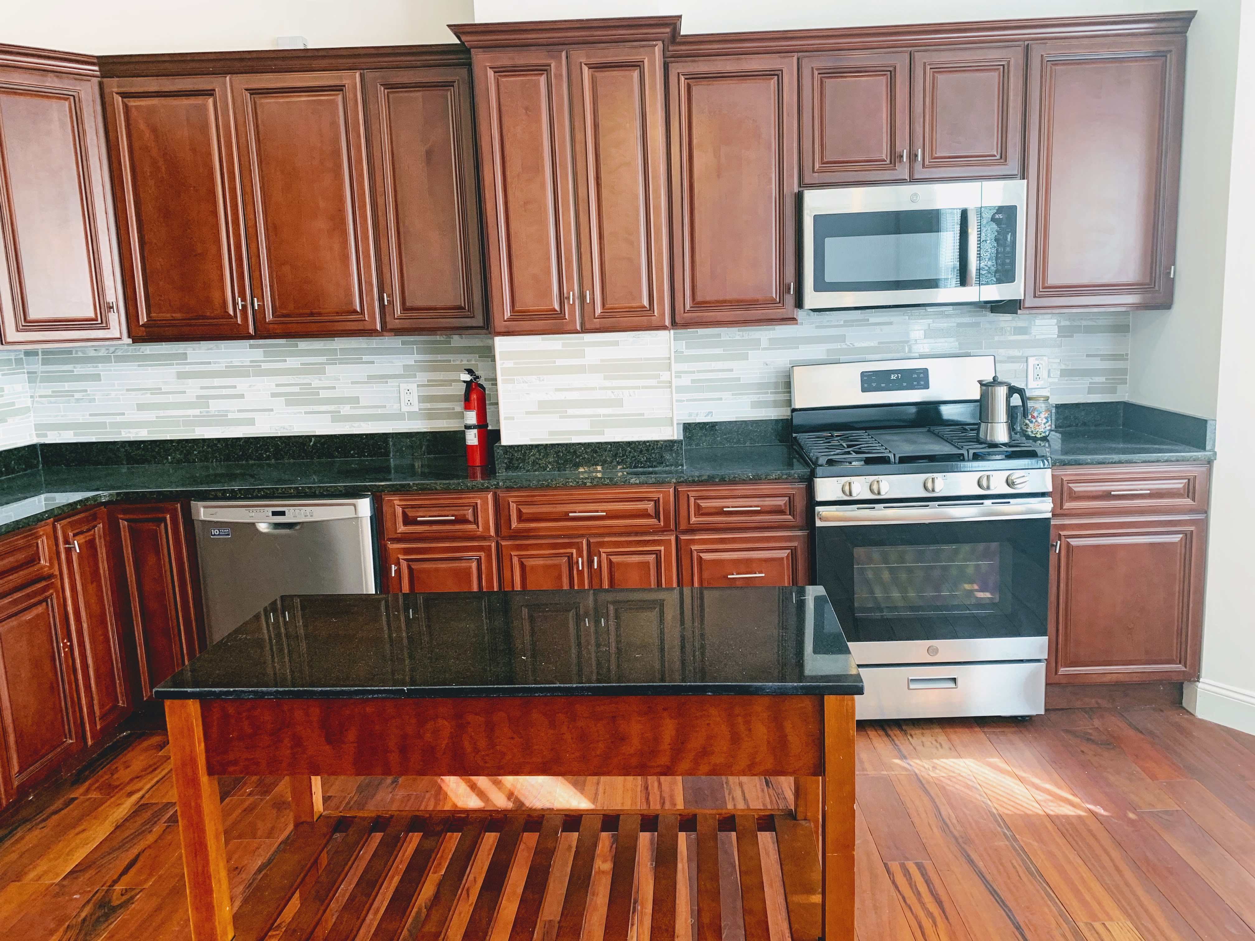 196 Amory St, Jamaica Plain