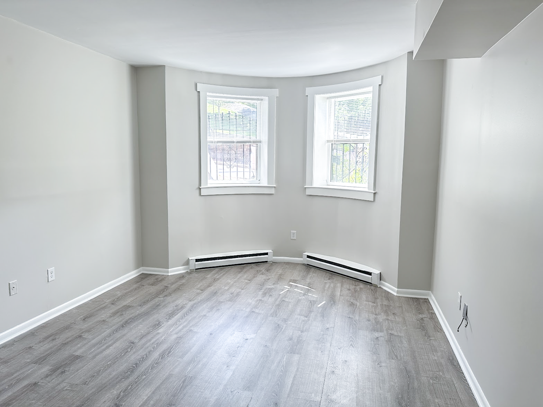 49 Fort Ave, Roxbury