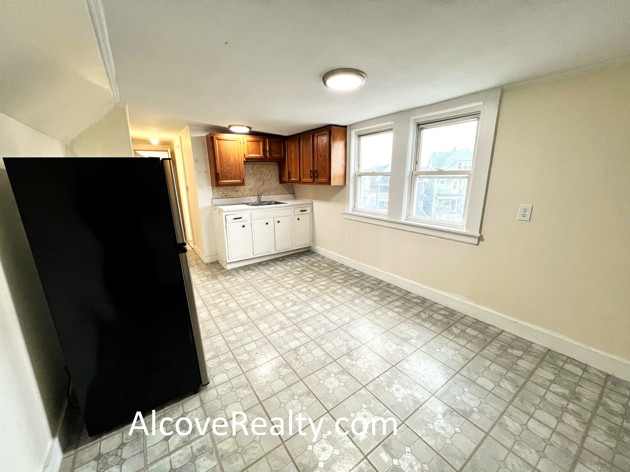 543 Broadway, Magoun Square