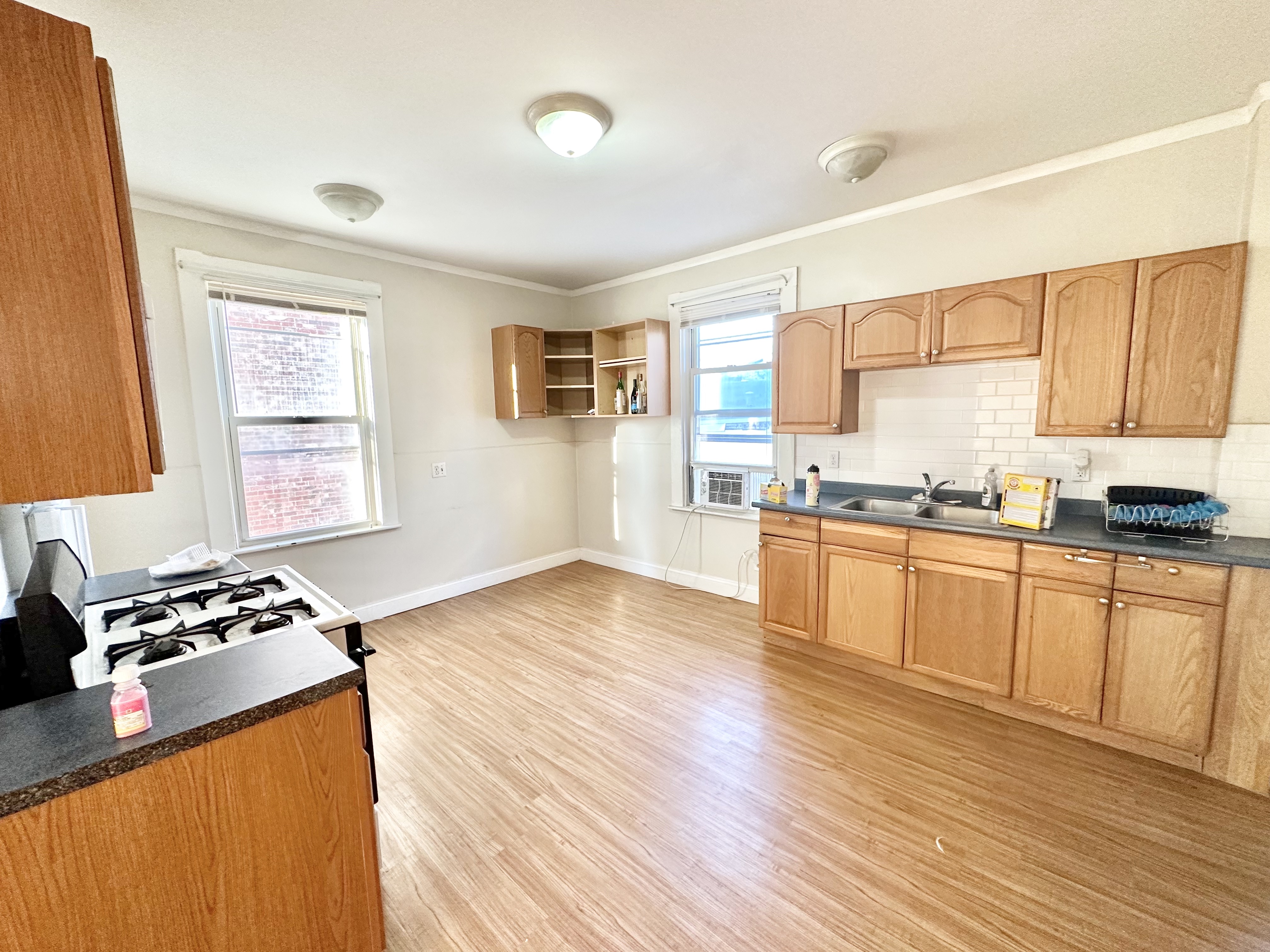 16 Webster Ave, East Somerville