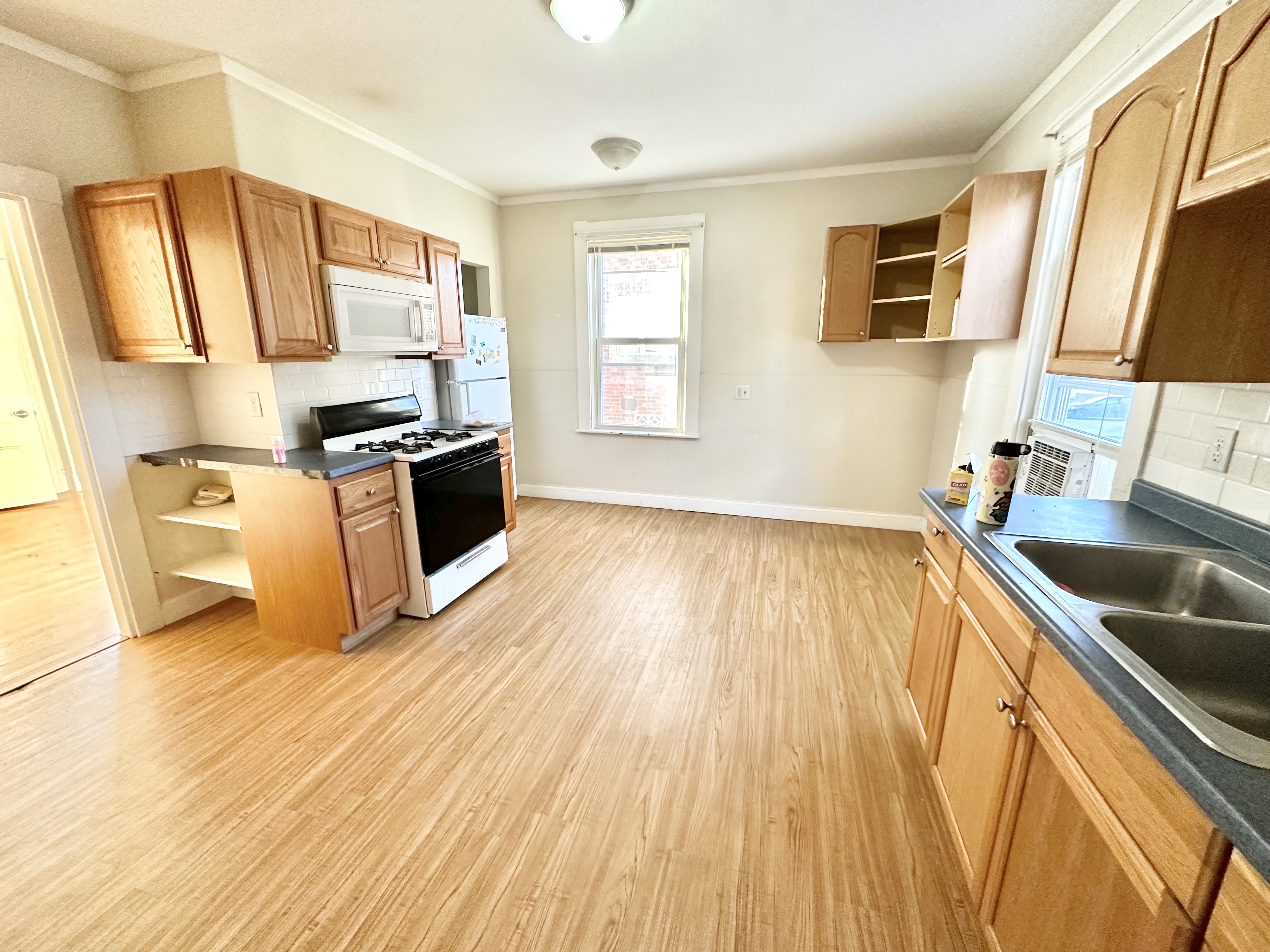 16 Webster Ave, East Somerville