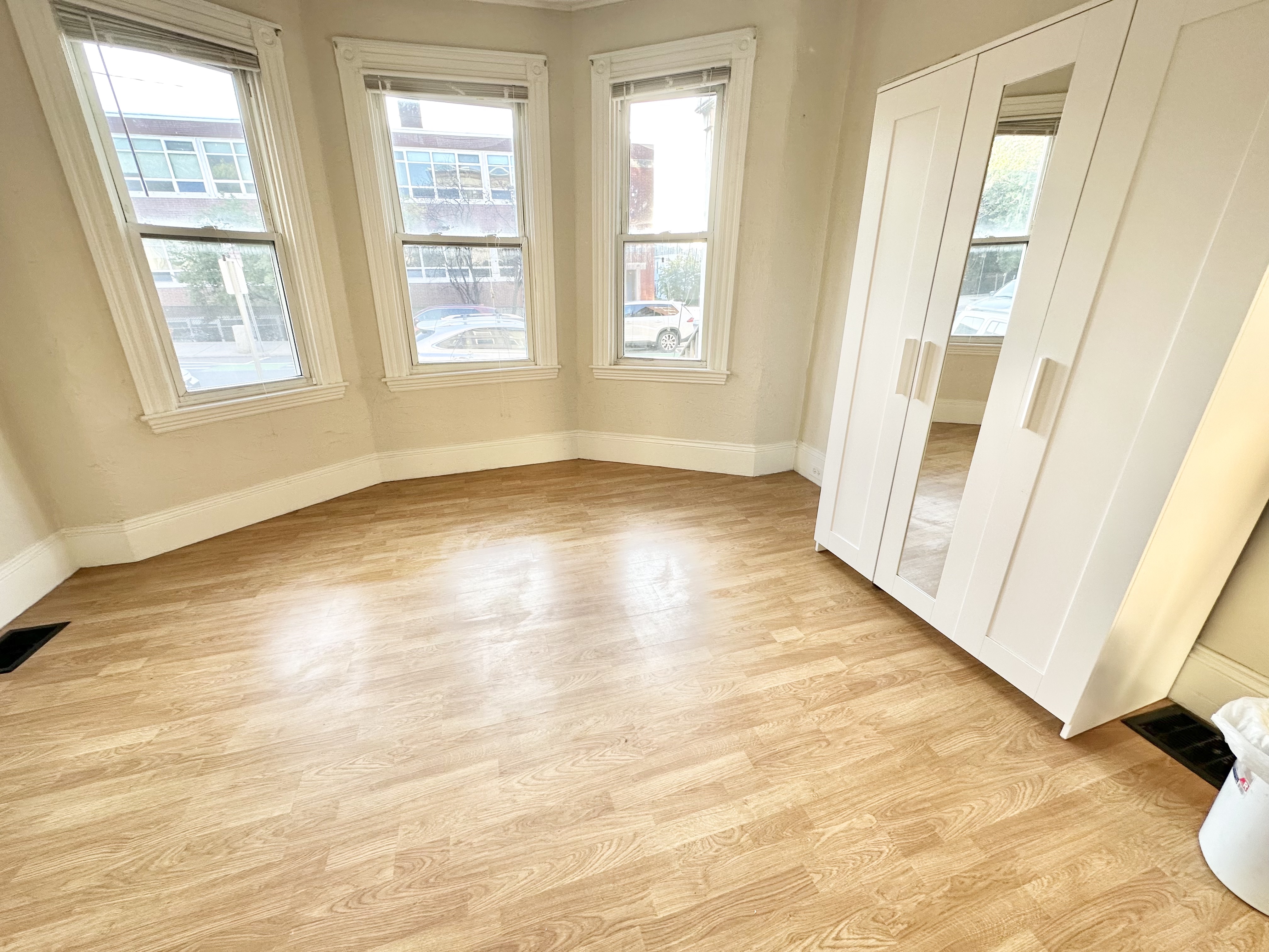 16 Webster Ave, East Somerville