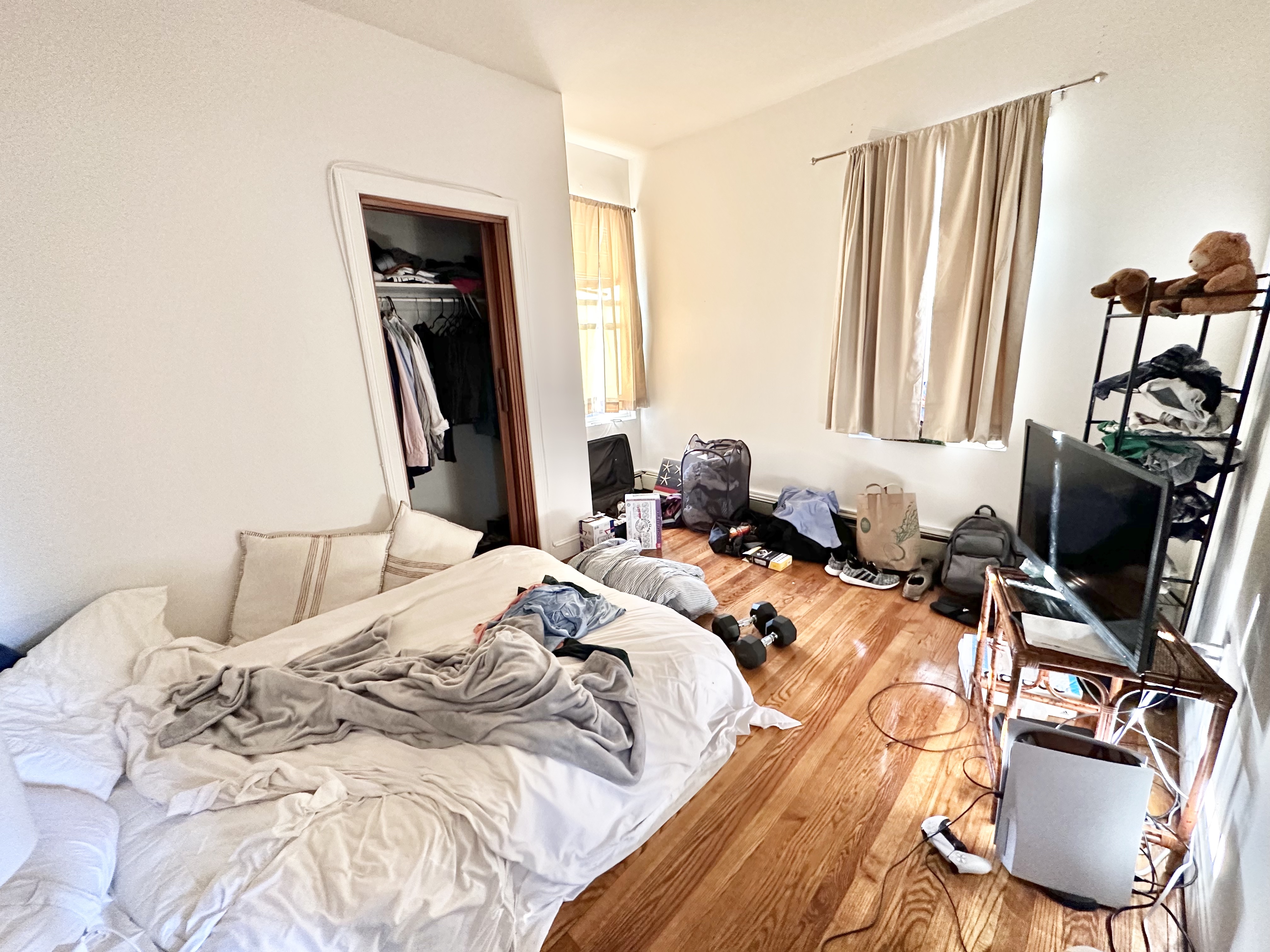 16 Webster Ave, East Somerville