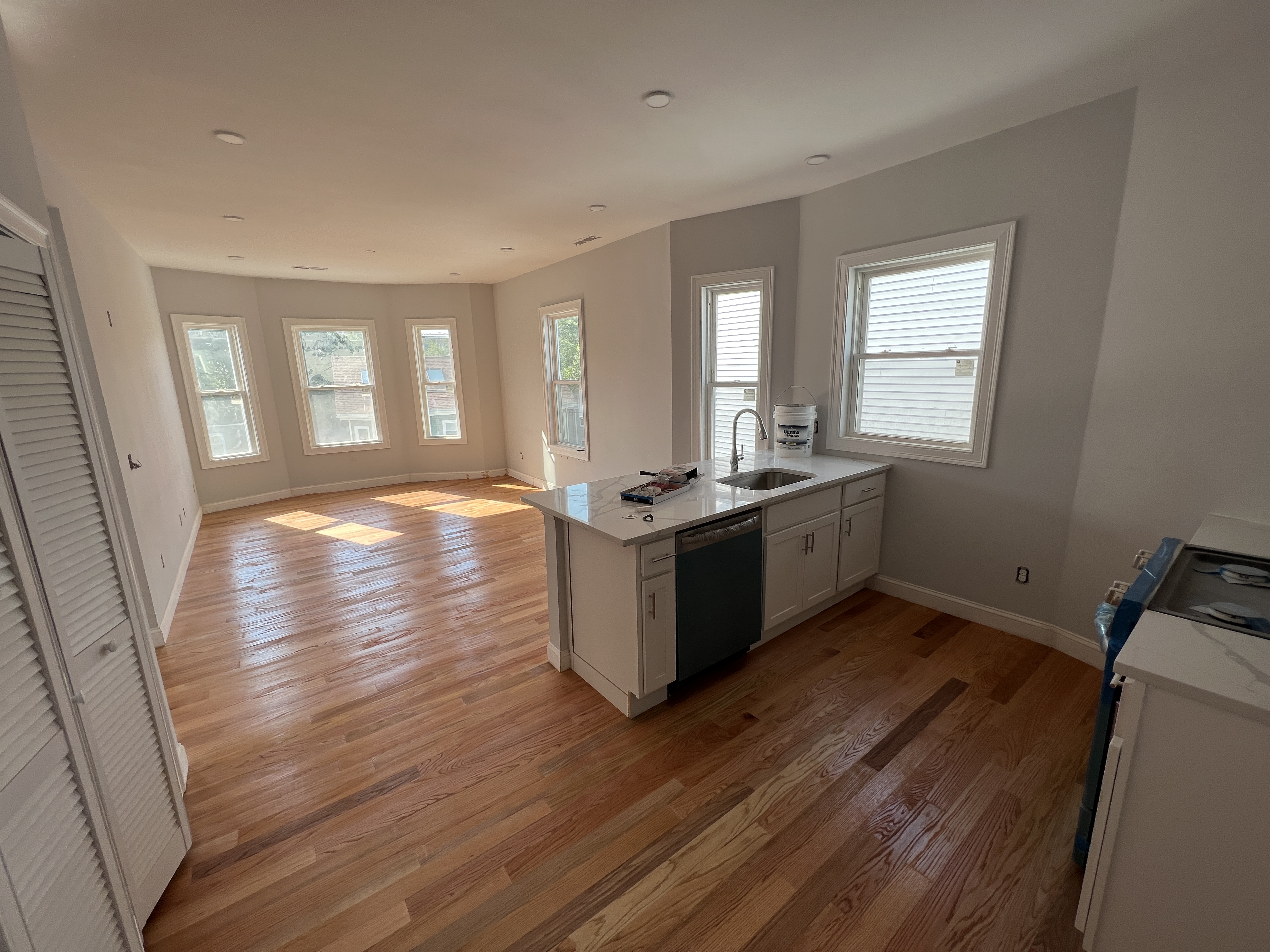 126 Cross St, East Somerville