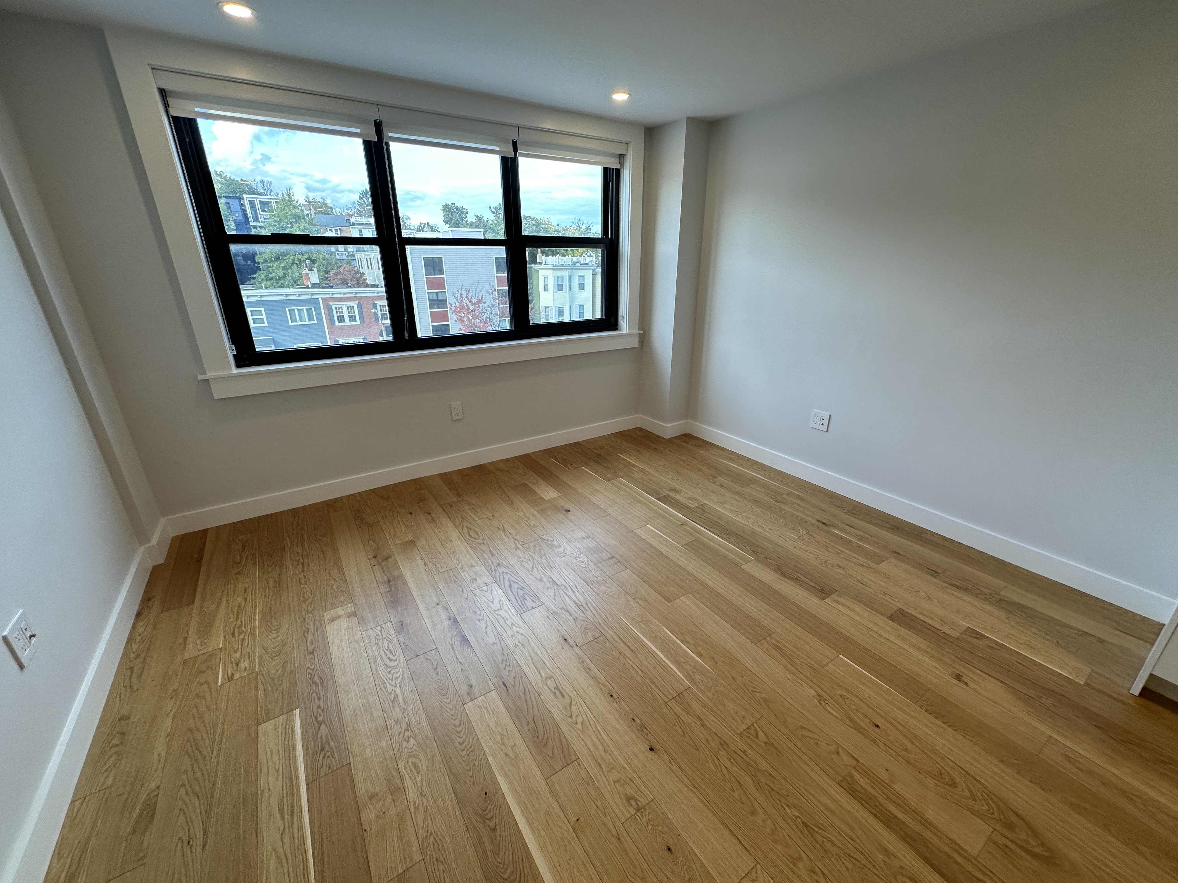 1410 Columbia Rd, South Boston