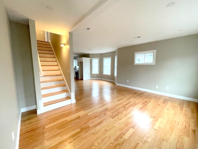 21 Harris Rd, Medford