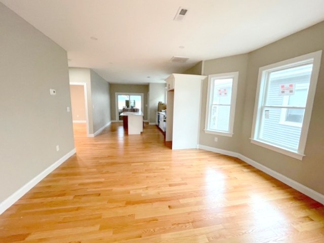 21 Harris Rd, Medford