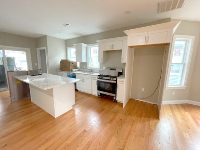 21 Harris Rd, Medford