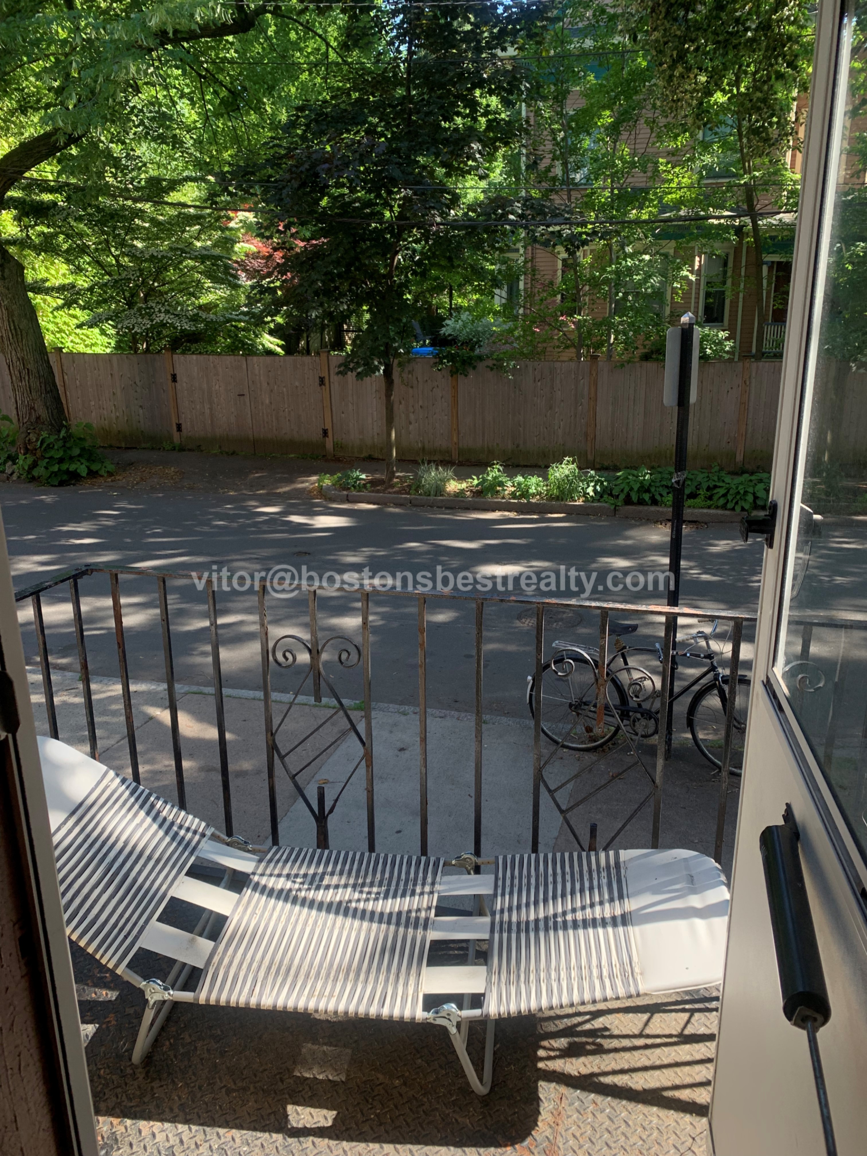 157 Thorndike St, Coolidge Corner