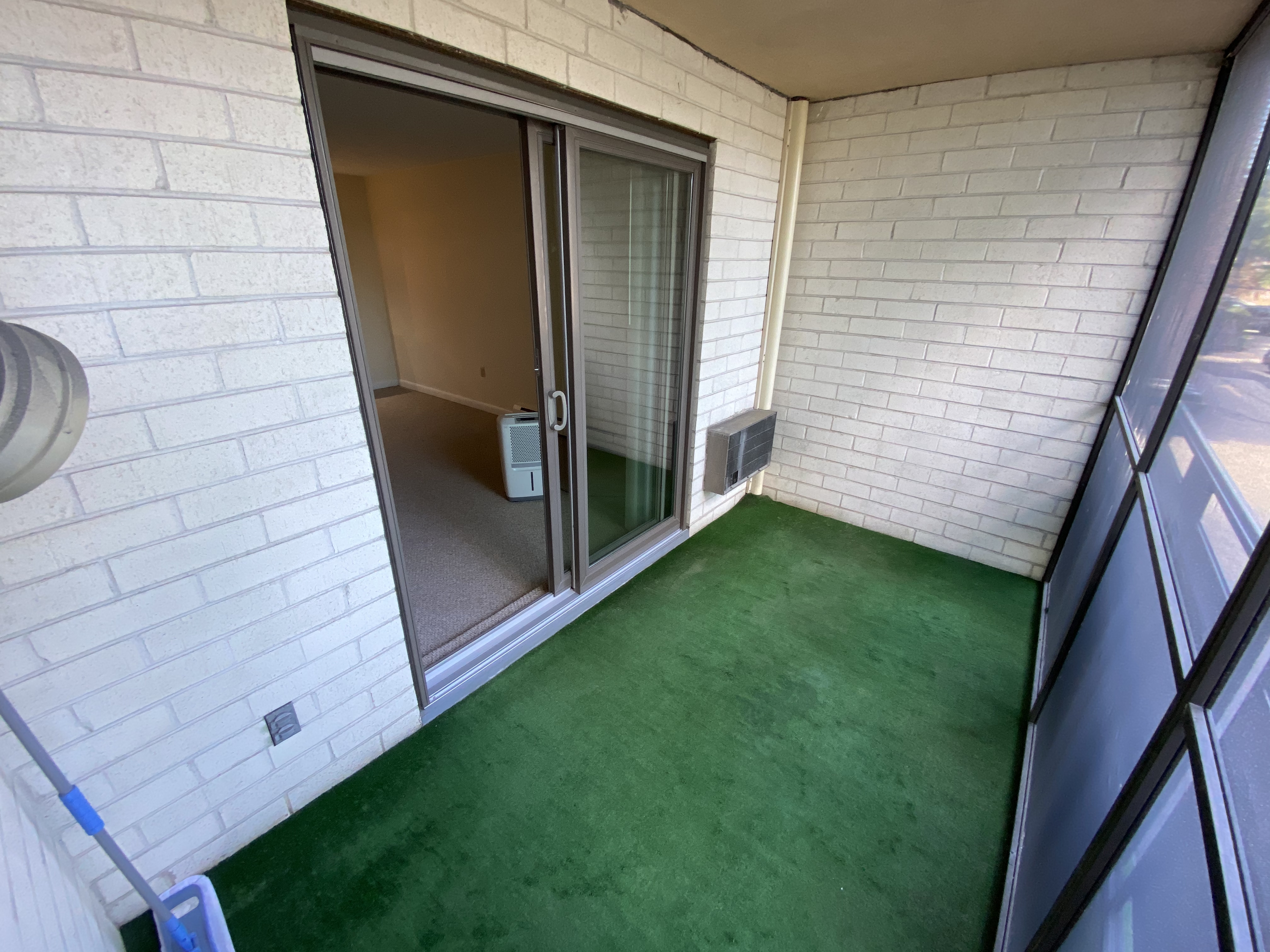 385 Massachusetts Ave, North Cambridge