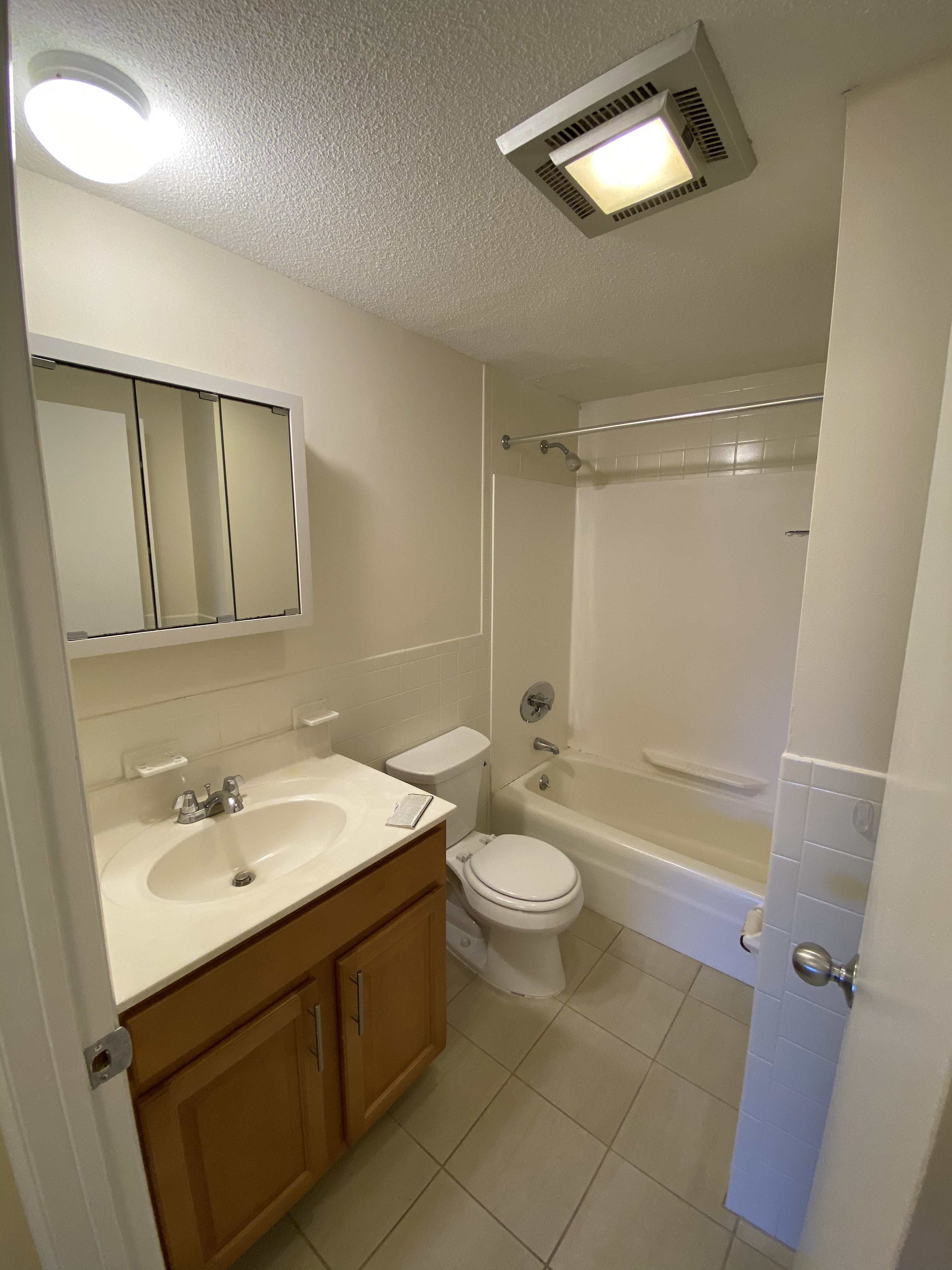 385 Massachusetts Ave, North Cambridge