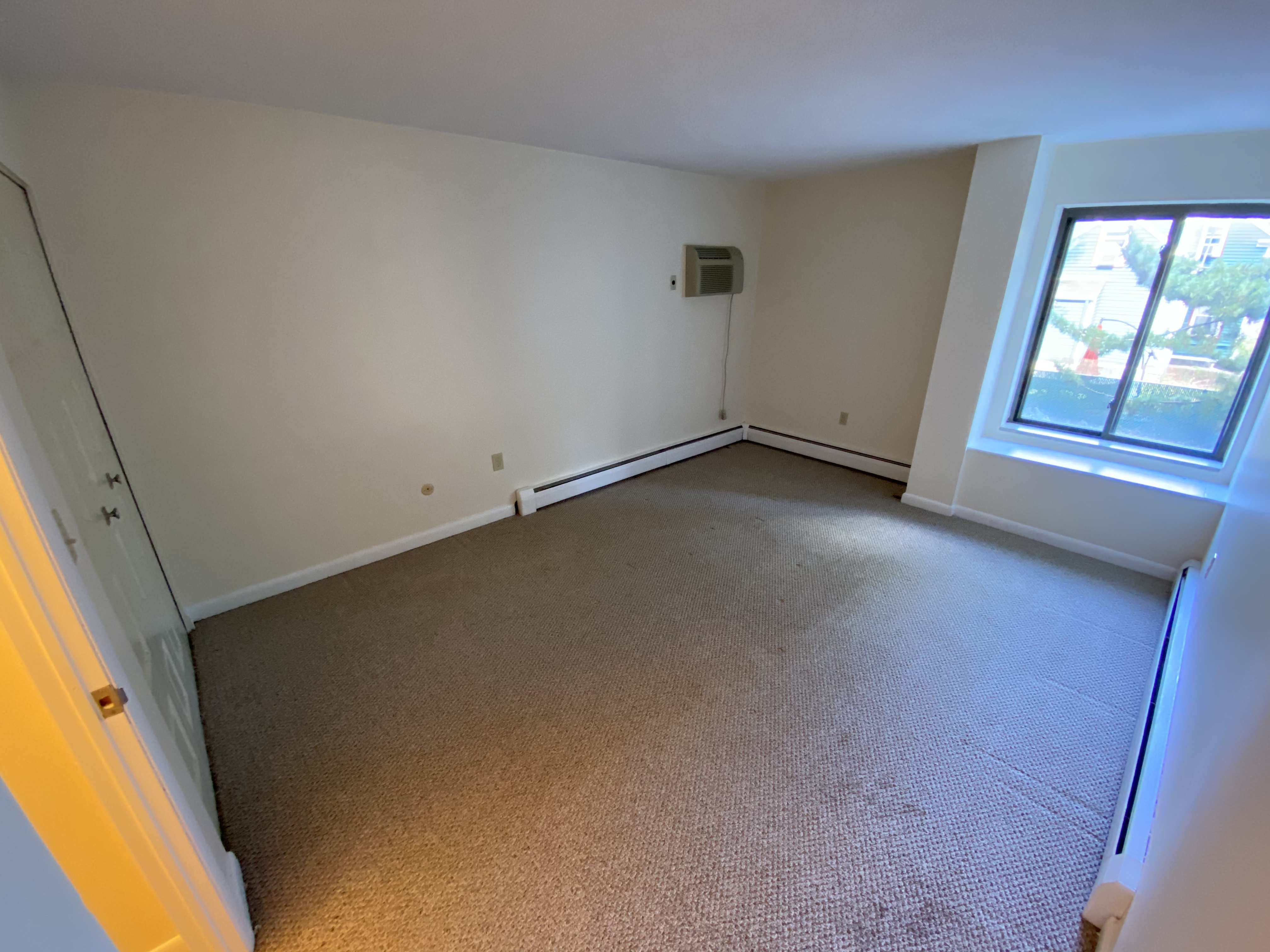 385 Massachusetts Ave, North Cambridge