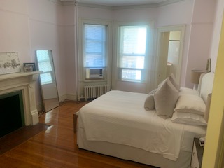 227 Newbury St, Back Bay