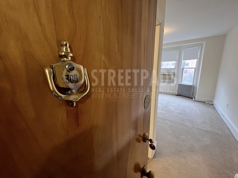 1223 Beacon St, Coolidge Corner