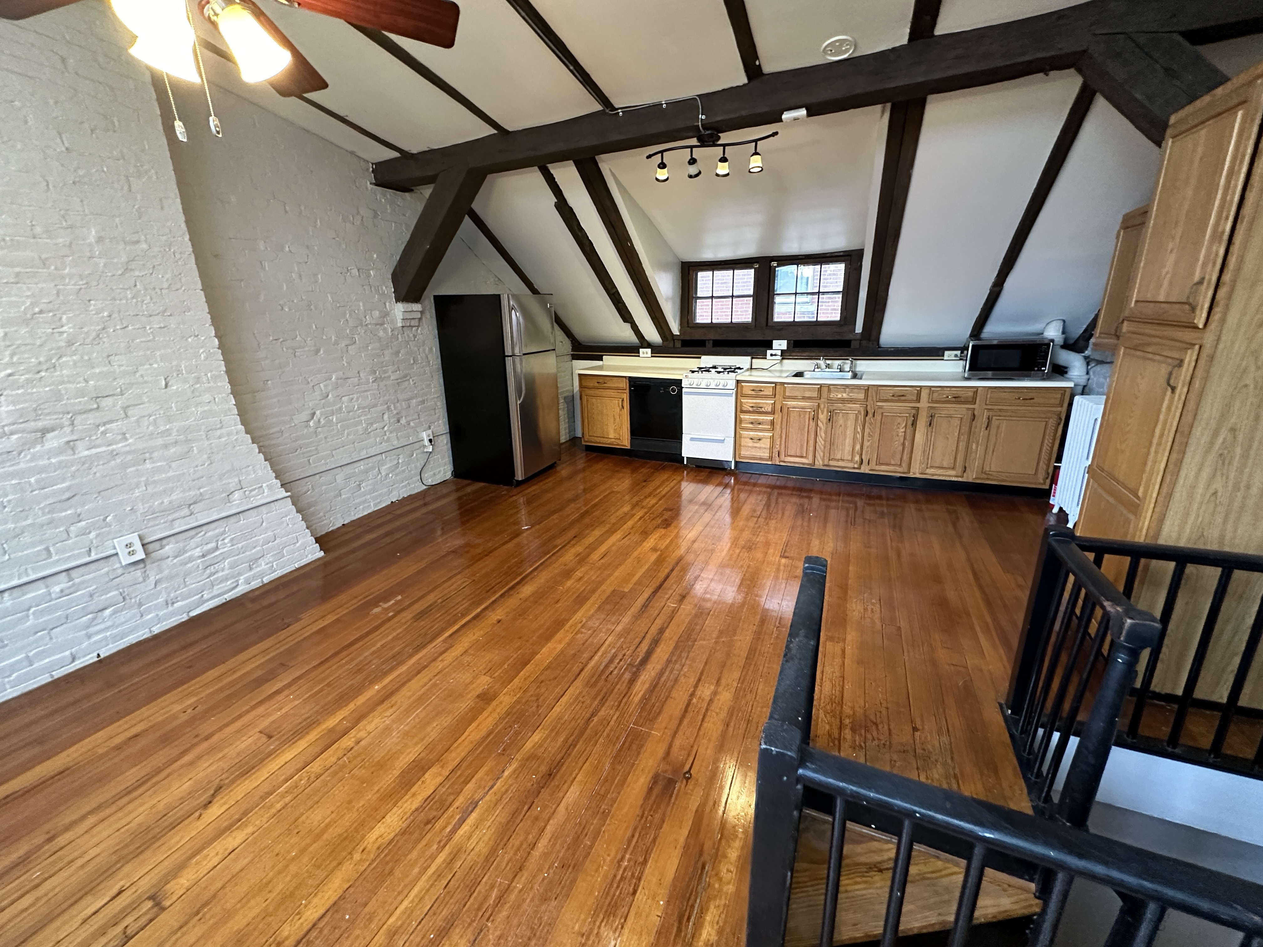 3 Champney Pl, Beacon Hill