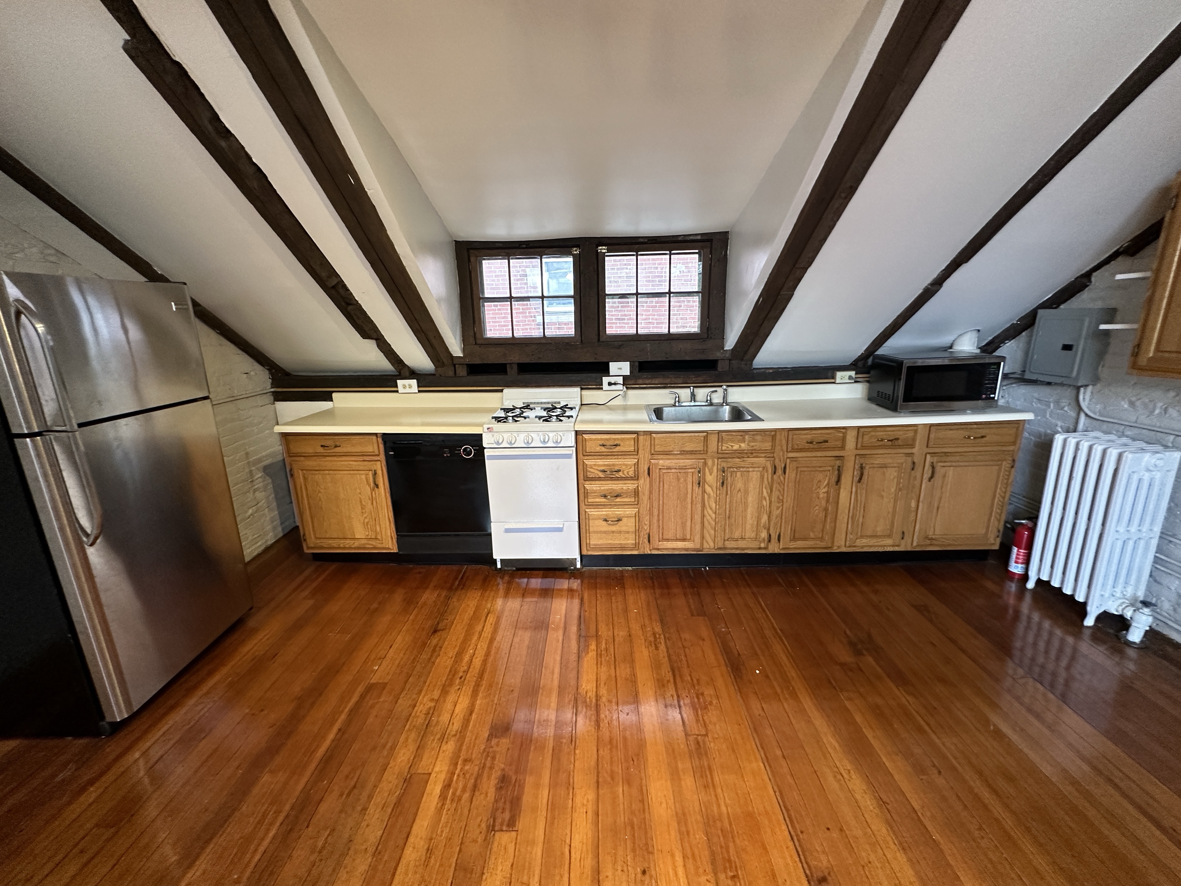 3 Champney Pl, Beacon Hill