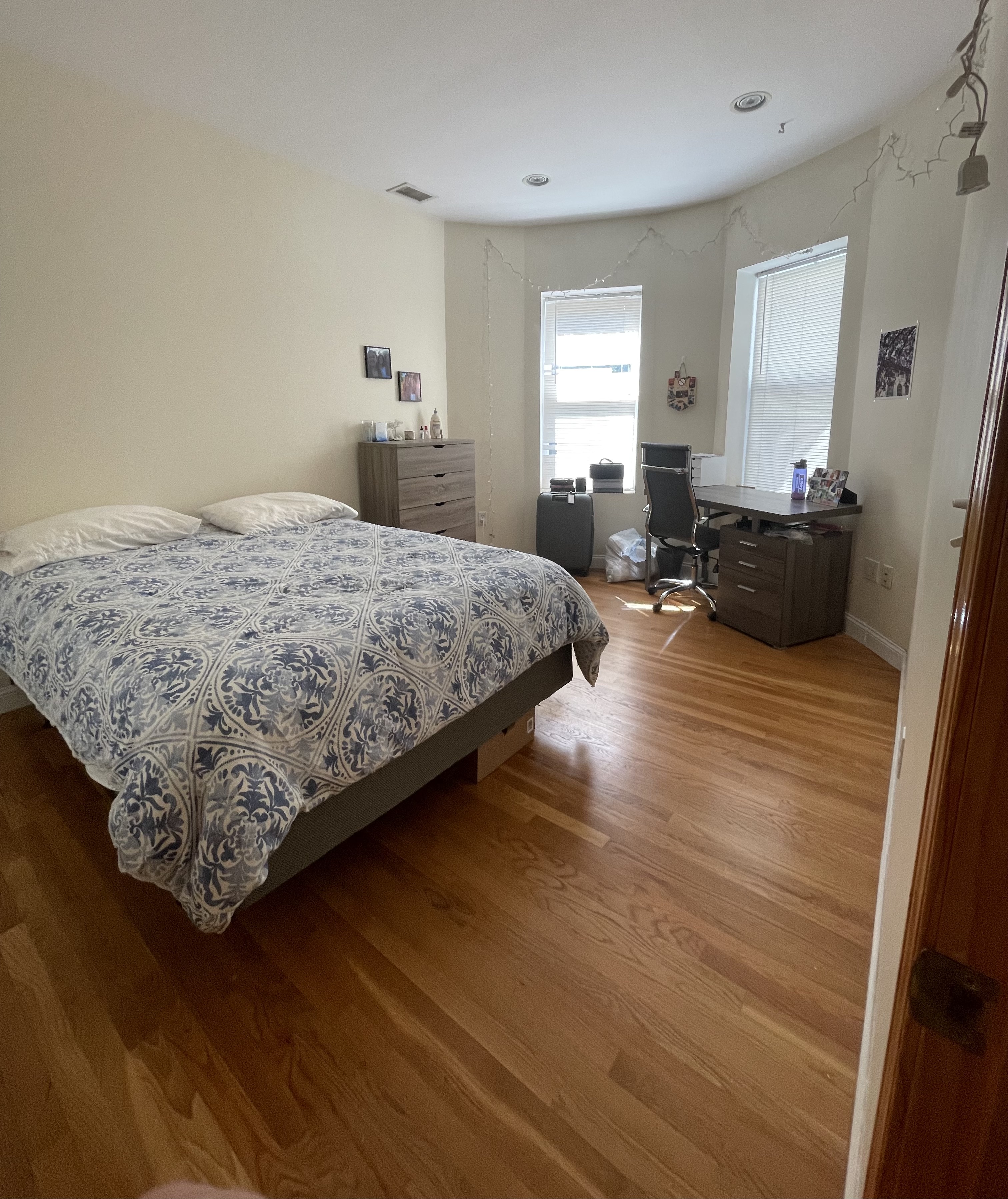 1801 Beacon St, Washington Square