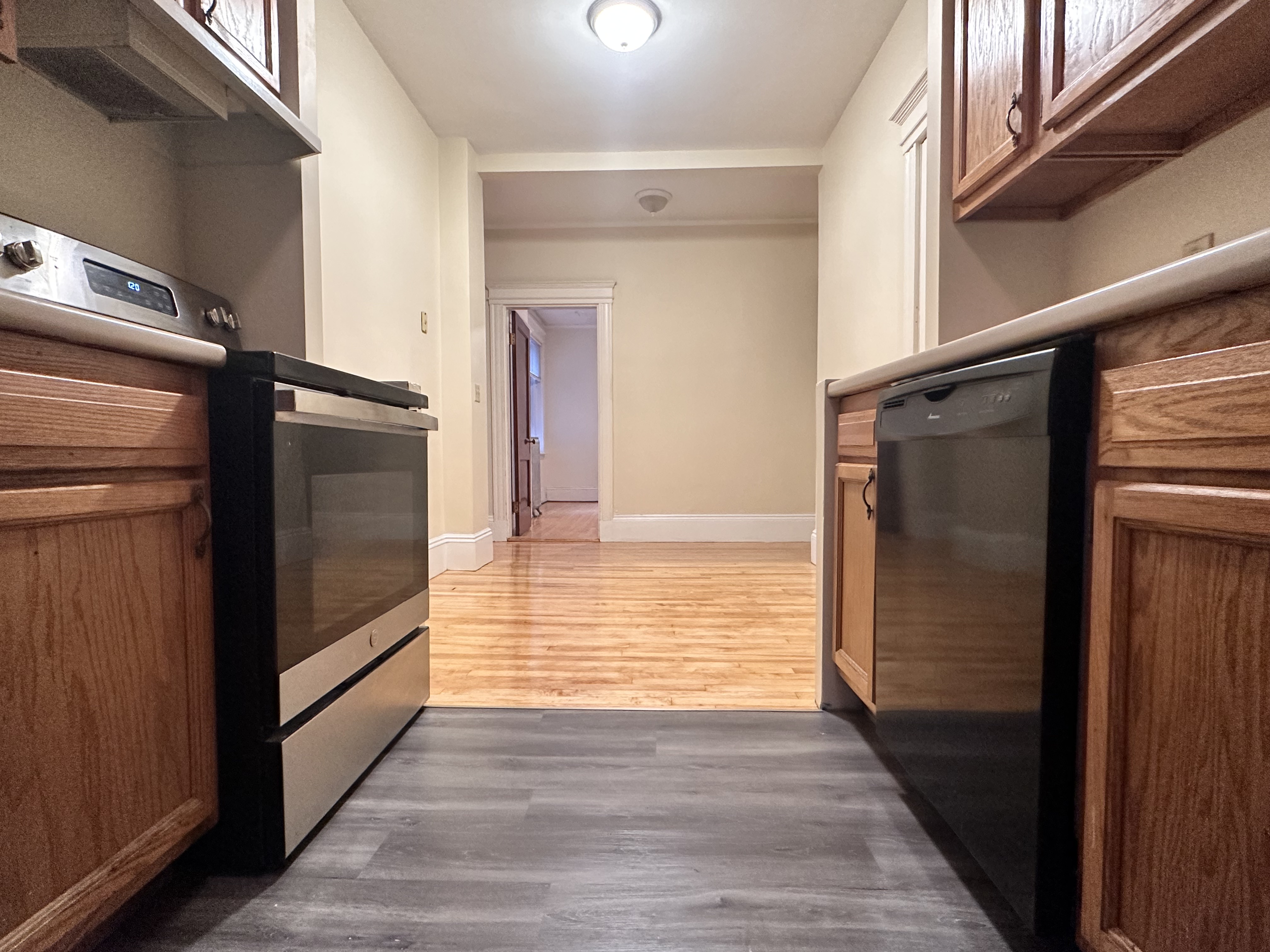 1100 Beacon St, Longwood